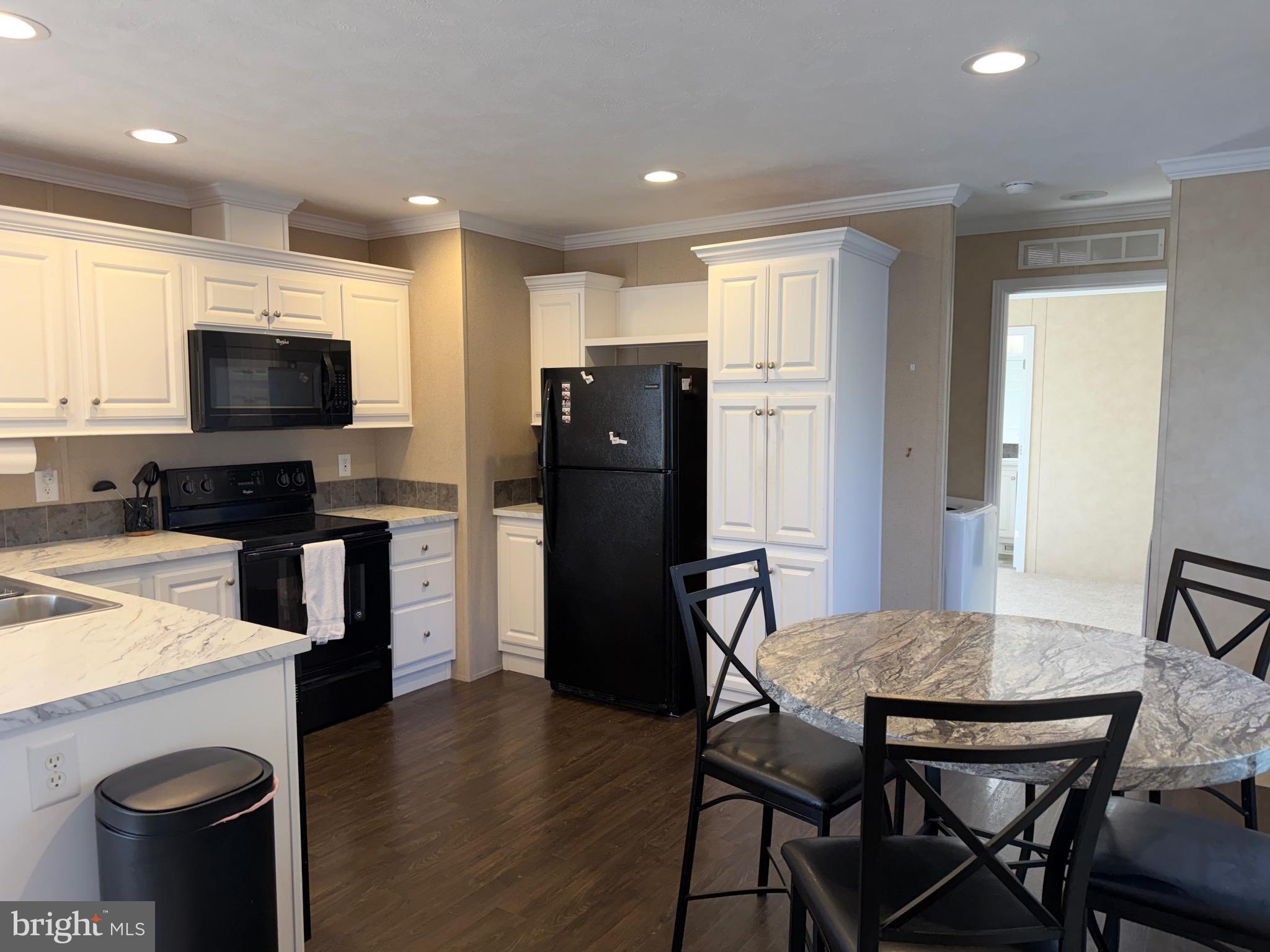 MARINERS COVE - Residential