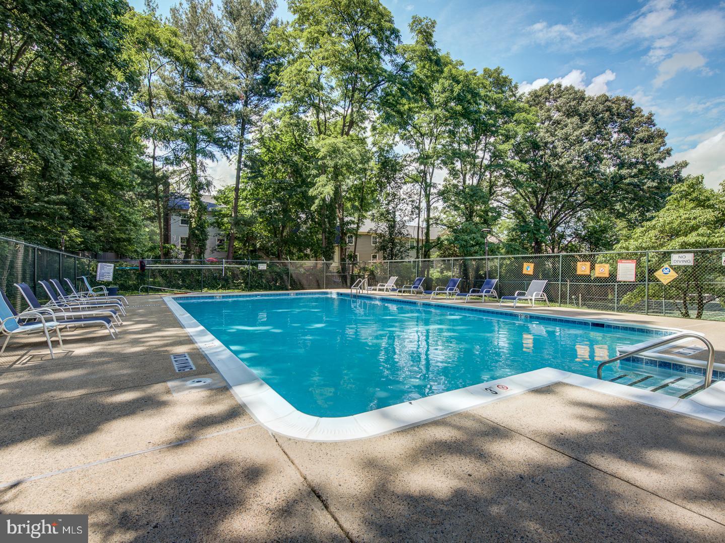HUNTING CREEK CLUB CONDOMINIUMS - Residential