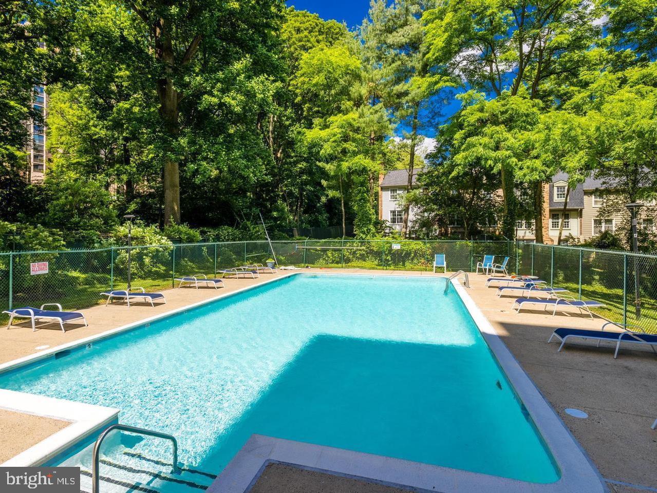 HUNTING CREEK CLUB CONDOMINIUMS - Residential
