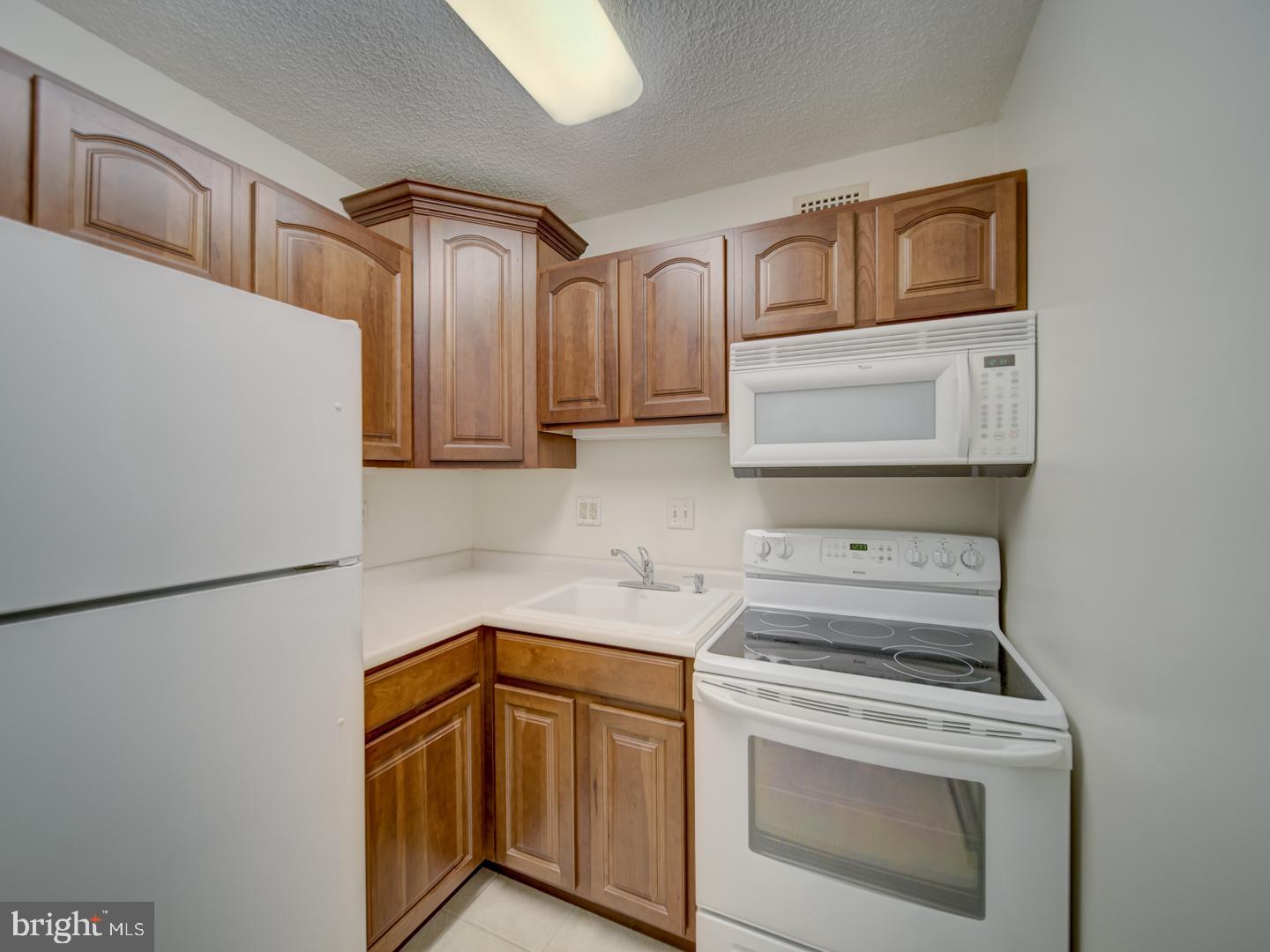 HUNTING CREEK CLUB CONDOMINIUMS - Residential