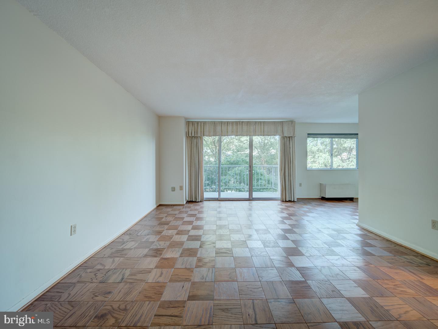 HUNTING CREEK CLUB CONDOMINIUMS - Residential
