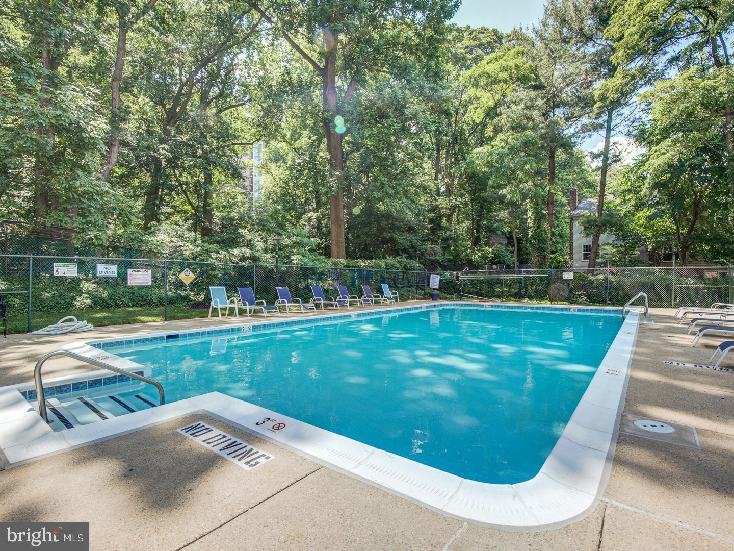 HUNTING CREEK CLUB CONDOMINIUMS - Residential