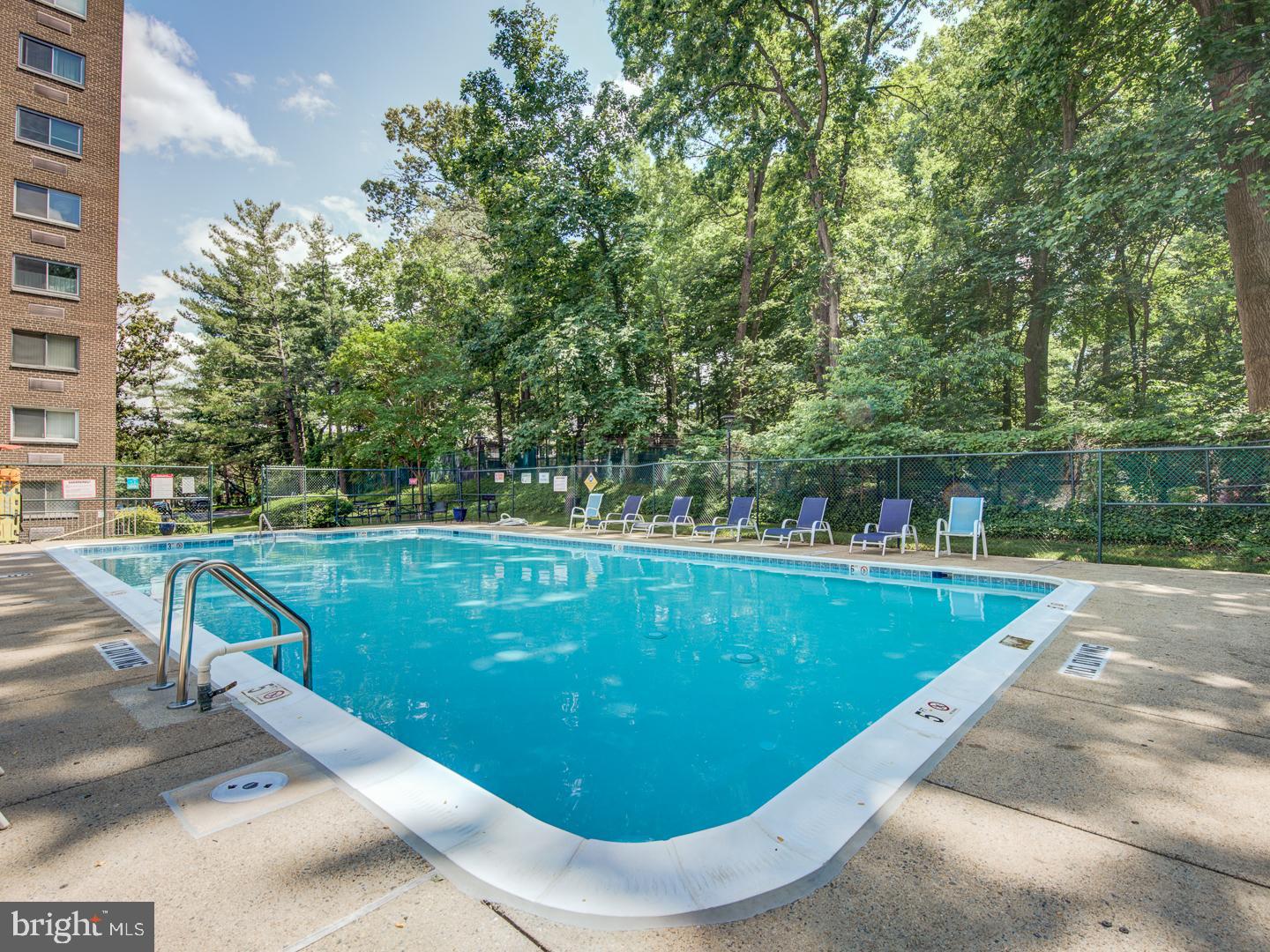 HUNTING CREEK CLUB CONDOMINIUMS - Residential