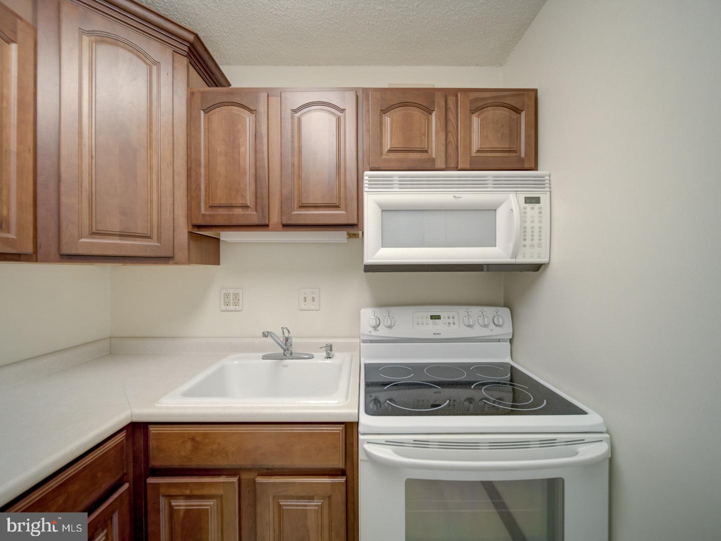 HUNTING CREEK CLUB CONDOMINIUMS - Residential