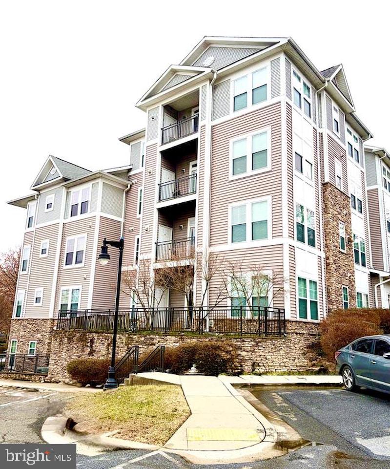 THE ADDISON AT ST PAUL - Residential