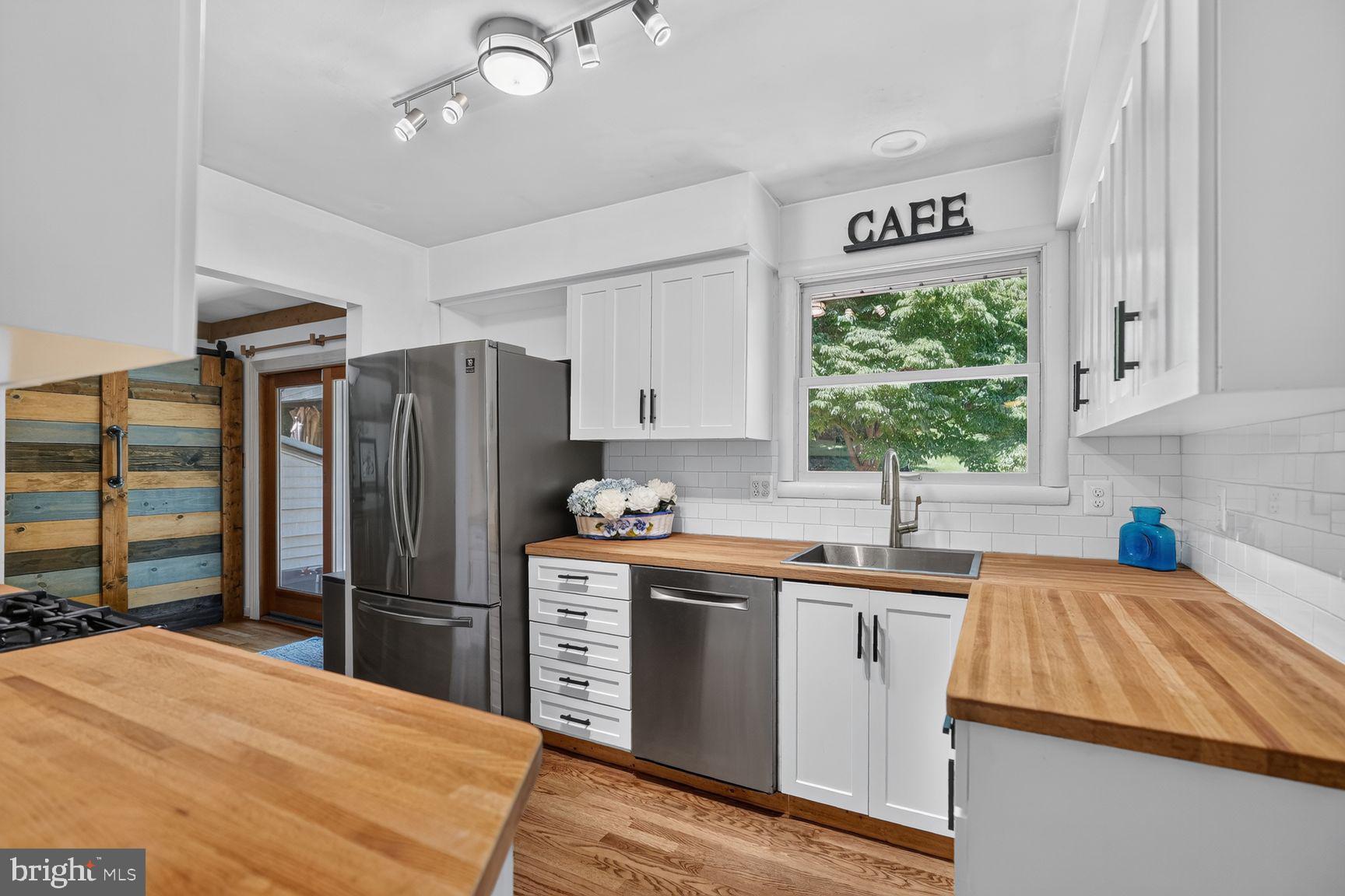 WHITE FLINT PARK - Residential