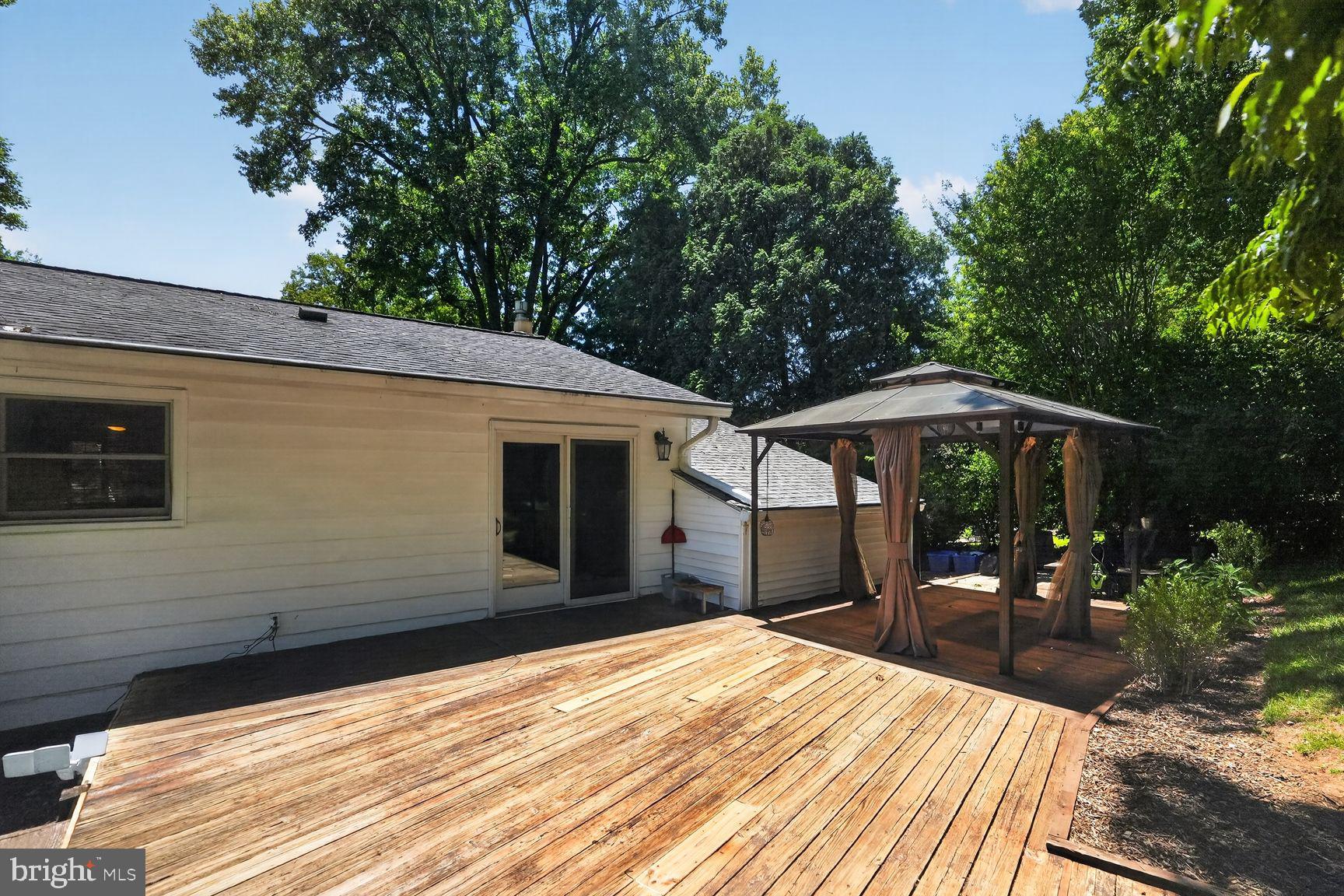 WHITE FLINT PARK - Residential