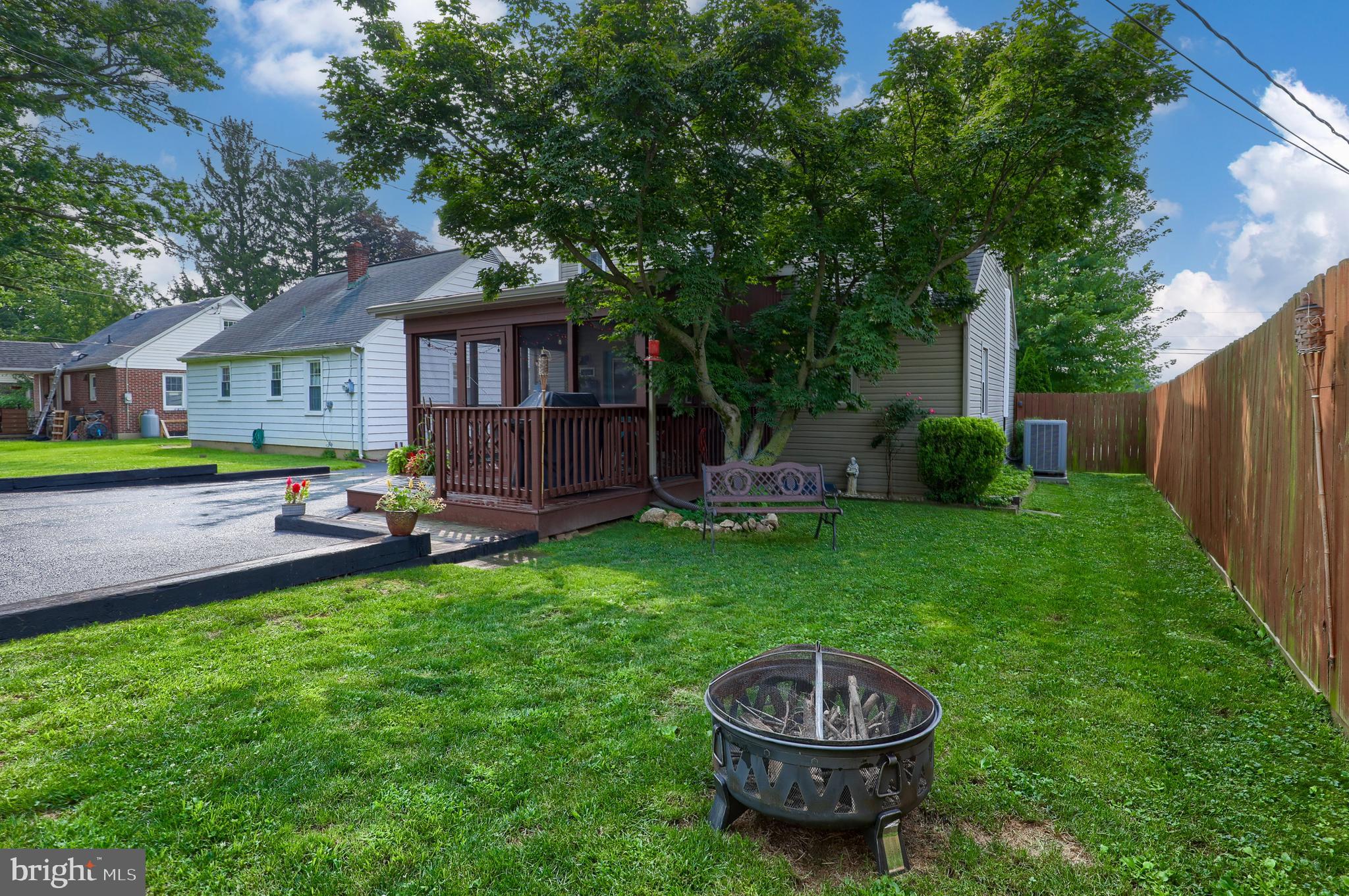 MANOR RIDGE - Residential