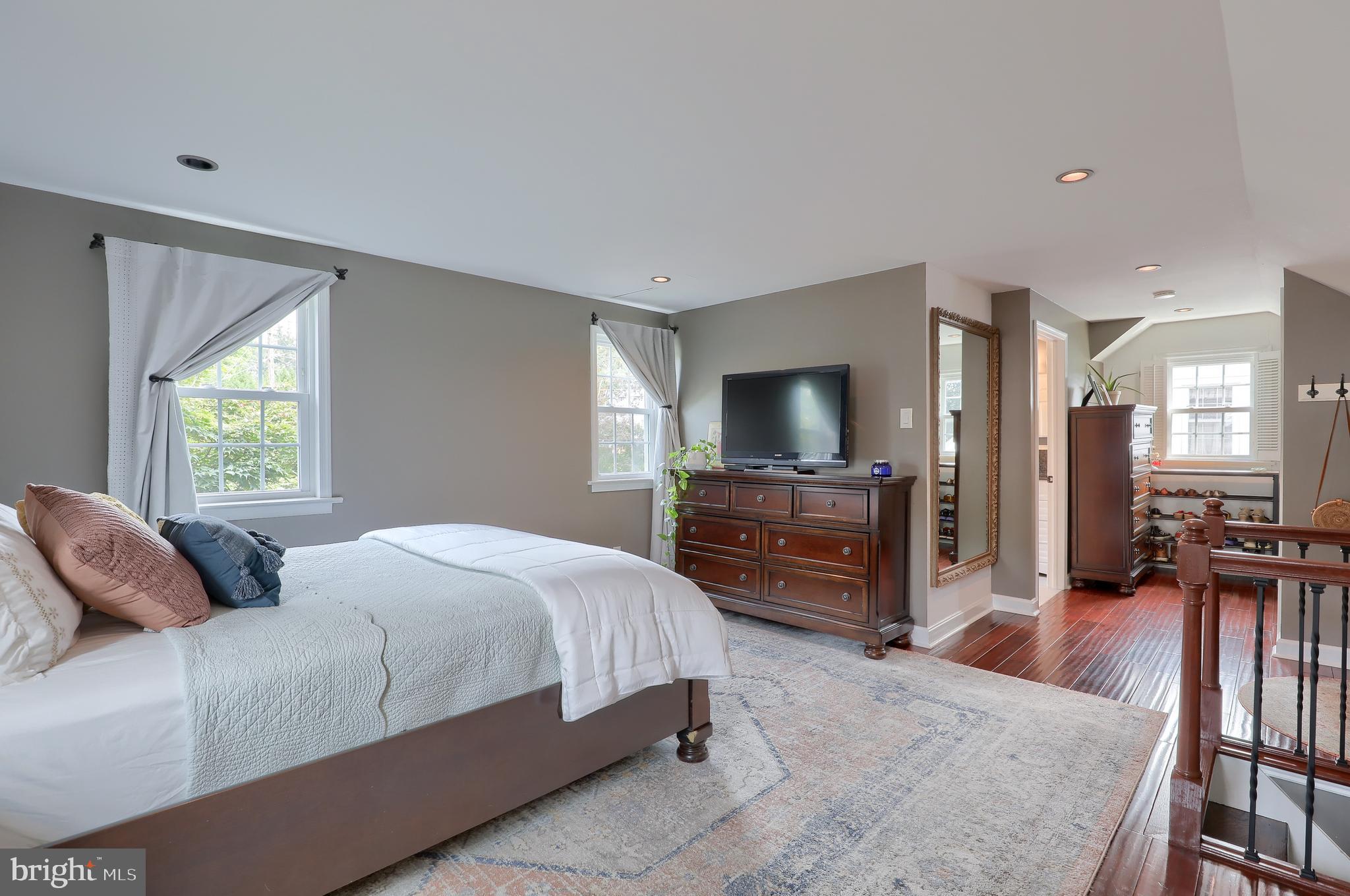MANOR RIDGE - Residential