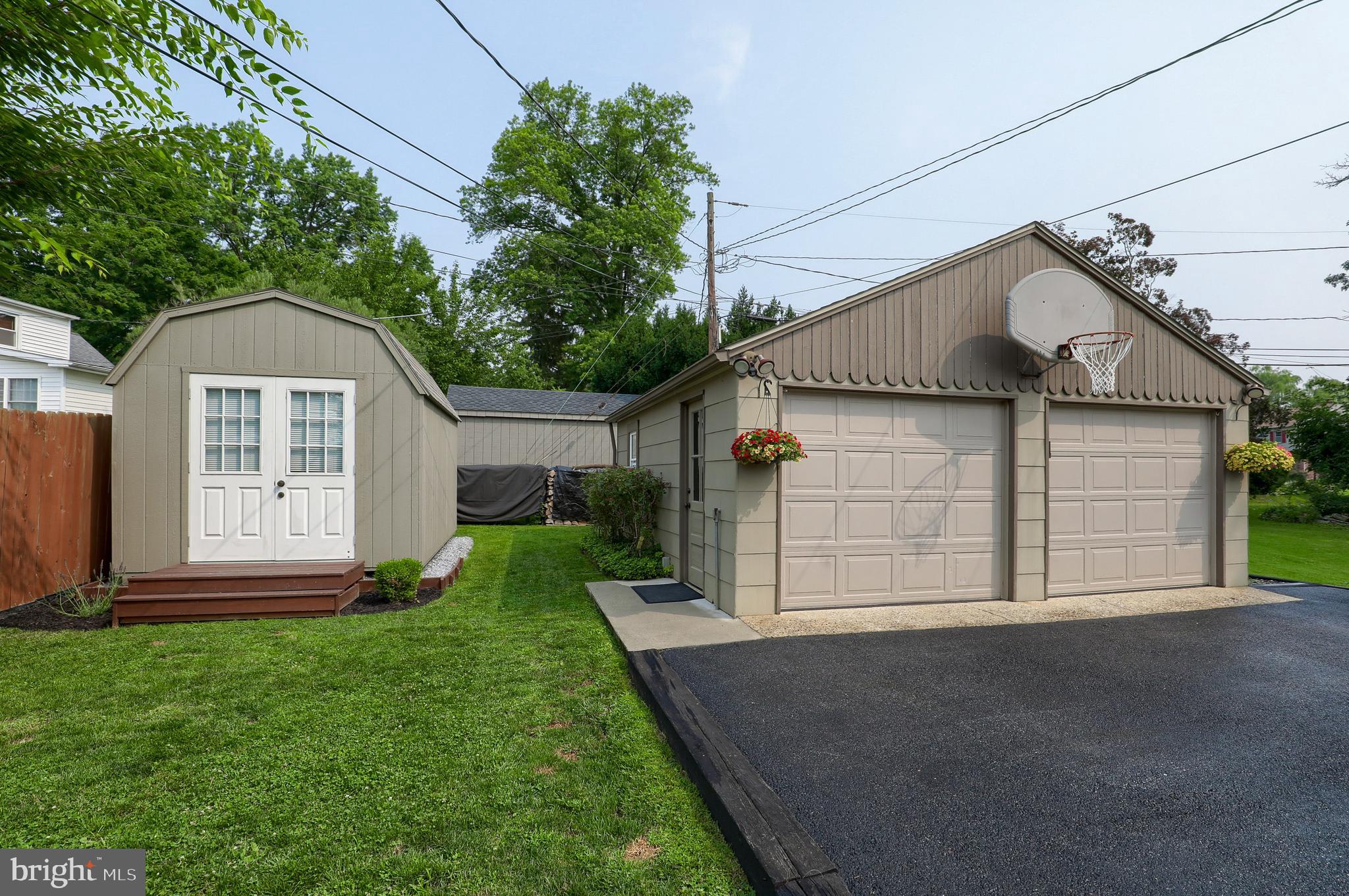 MANOR RIDGE - Residential