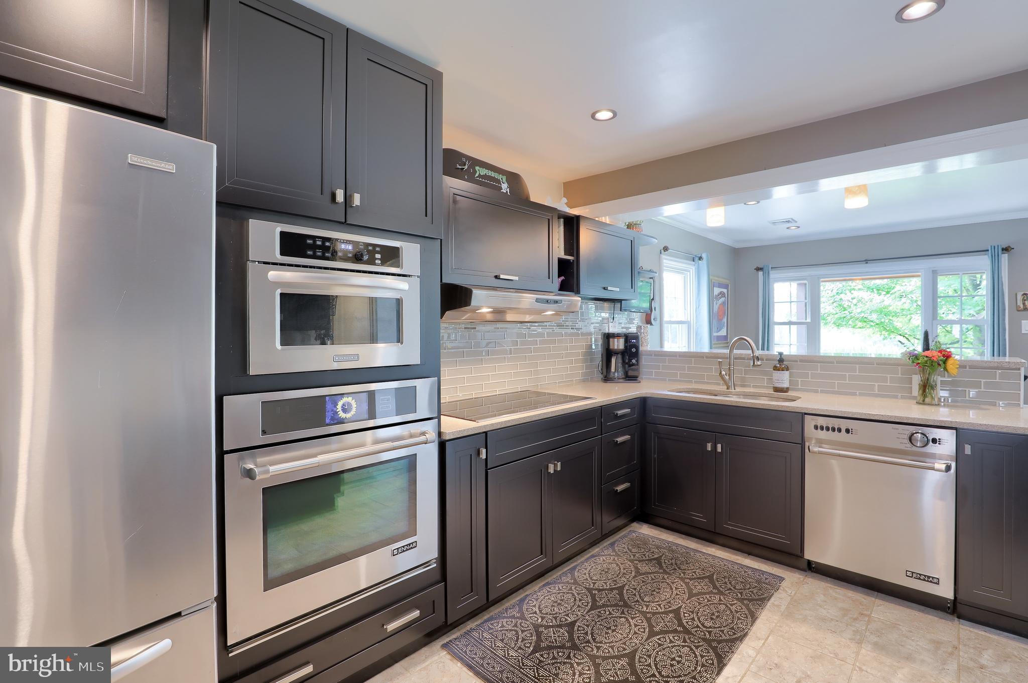 MANOR RIDGE - Residential