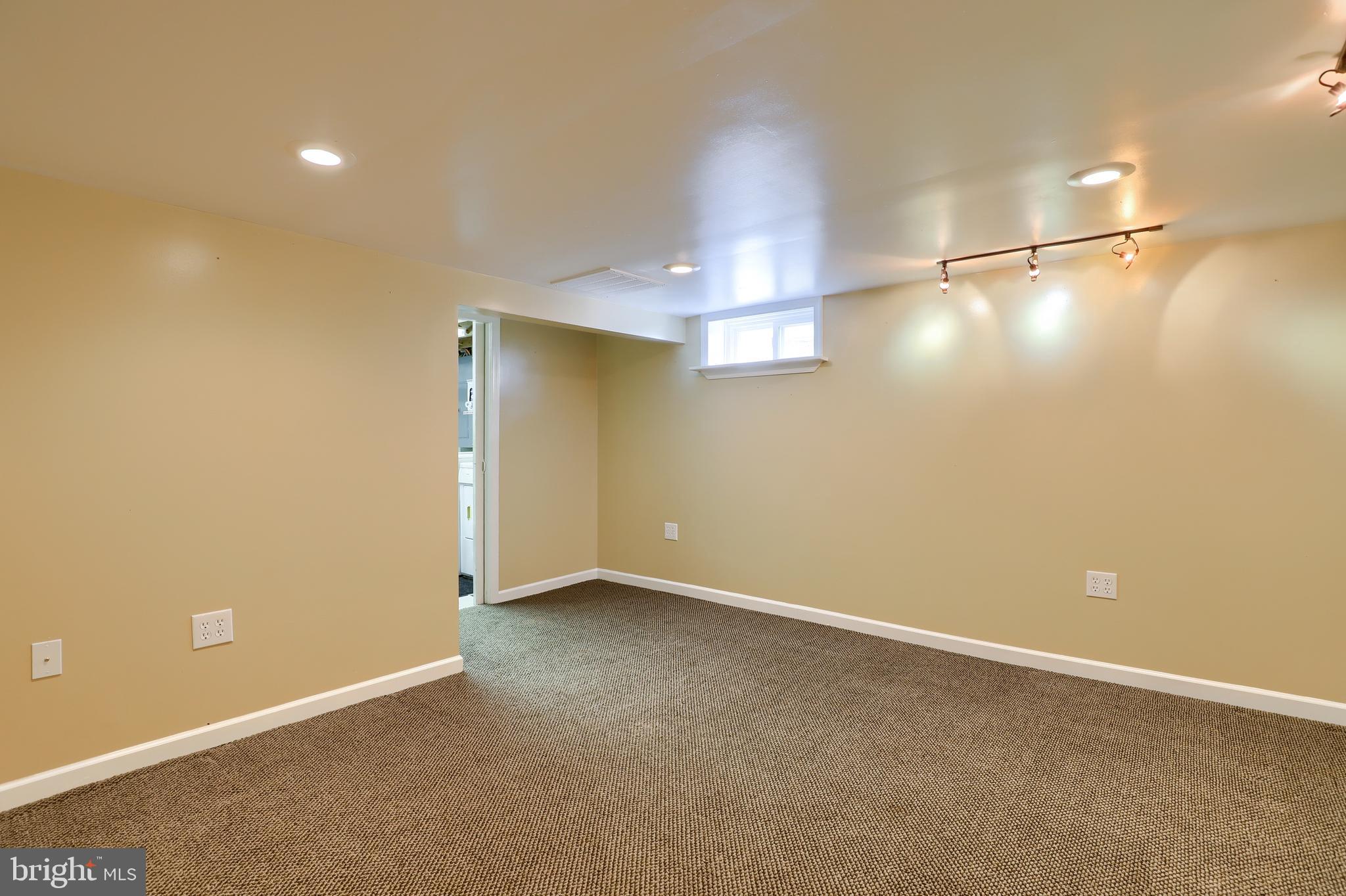 MANOR RIDGE - Residential