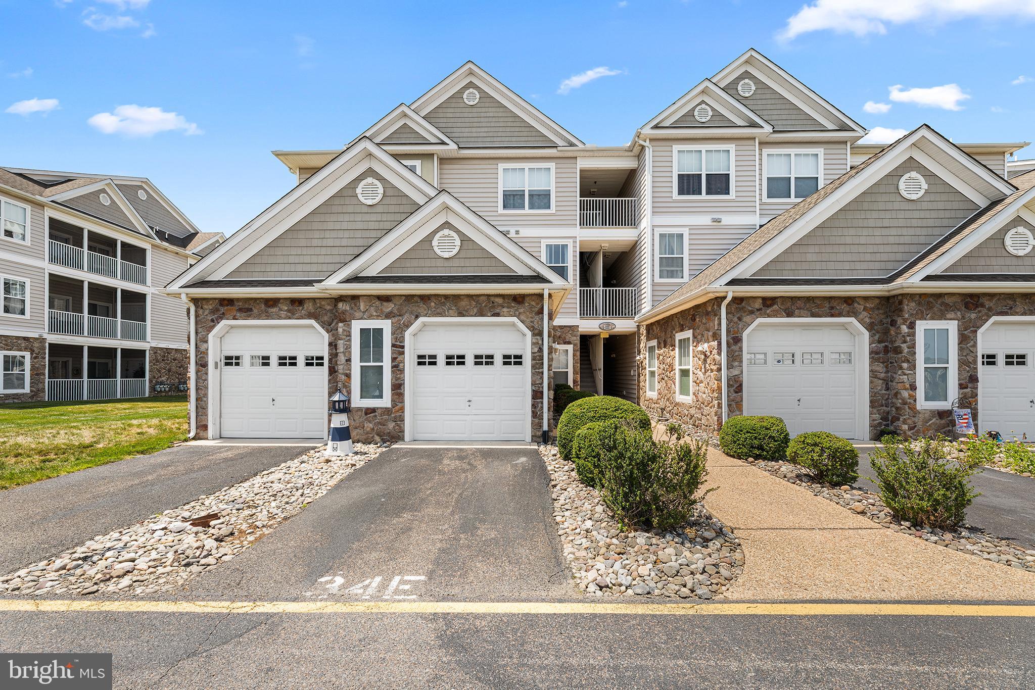 HEARTHSTONE MANOR - Residential