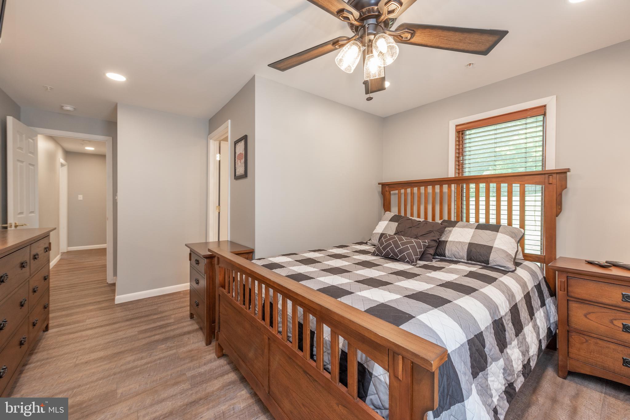 WHITE OAK - Residential