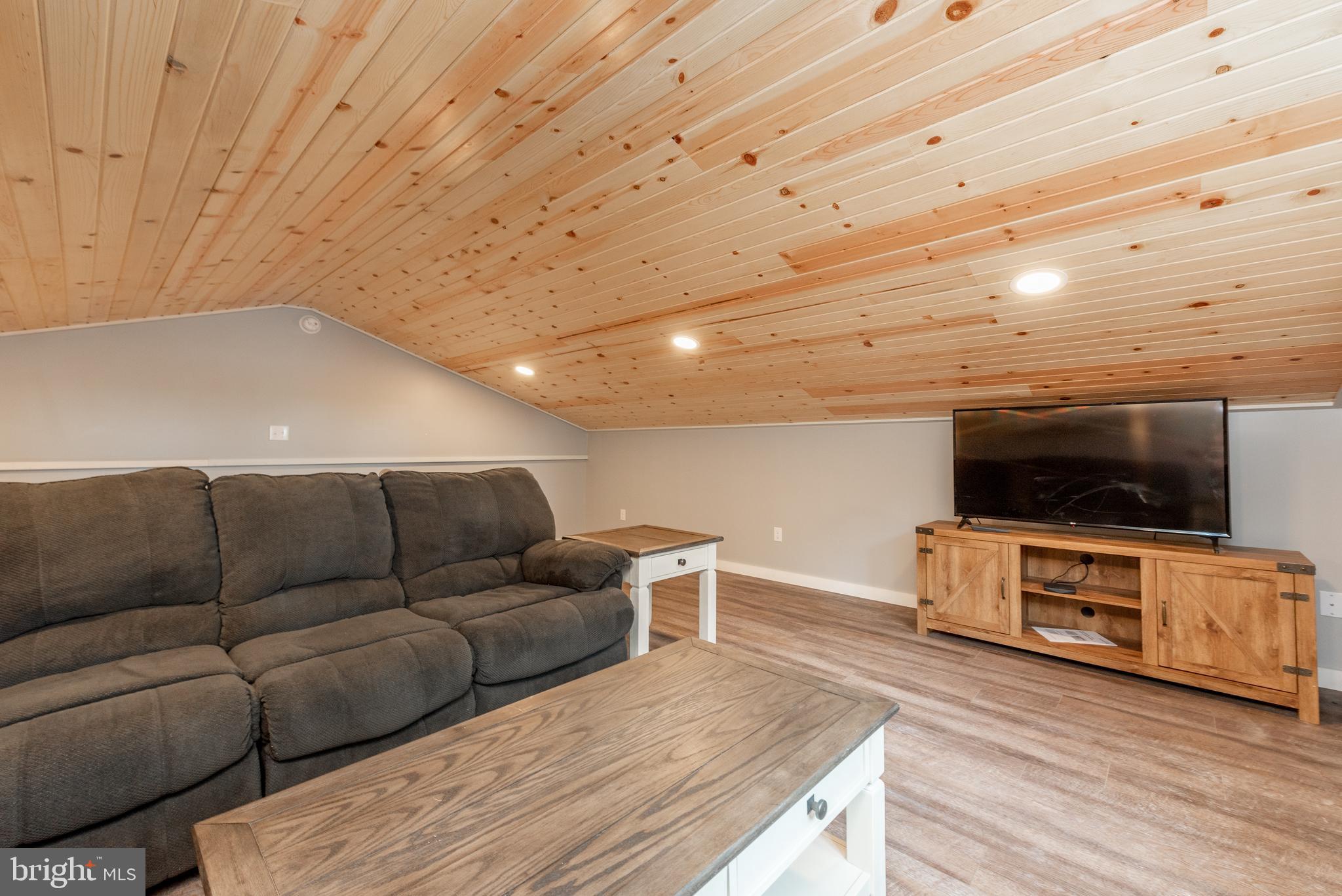WHITE OAK - Residential