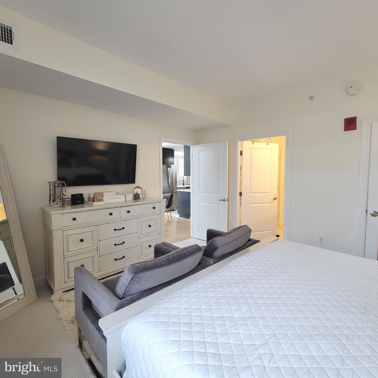 ONE NATIONAL HARBOR CONDOMINIUM - Residential