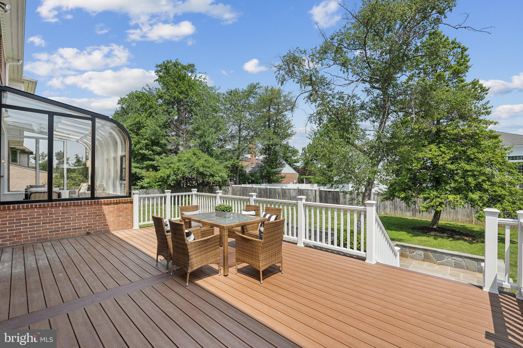 PINE KNOLLS - Residential
