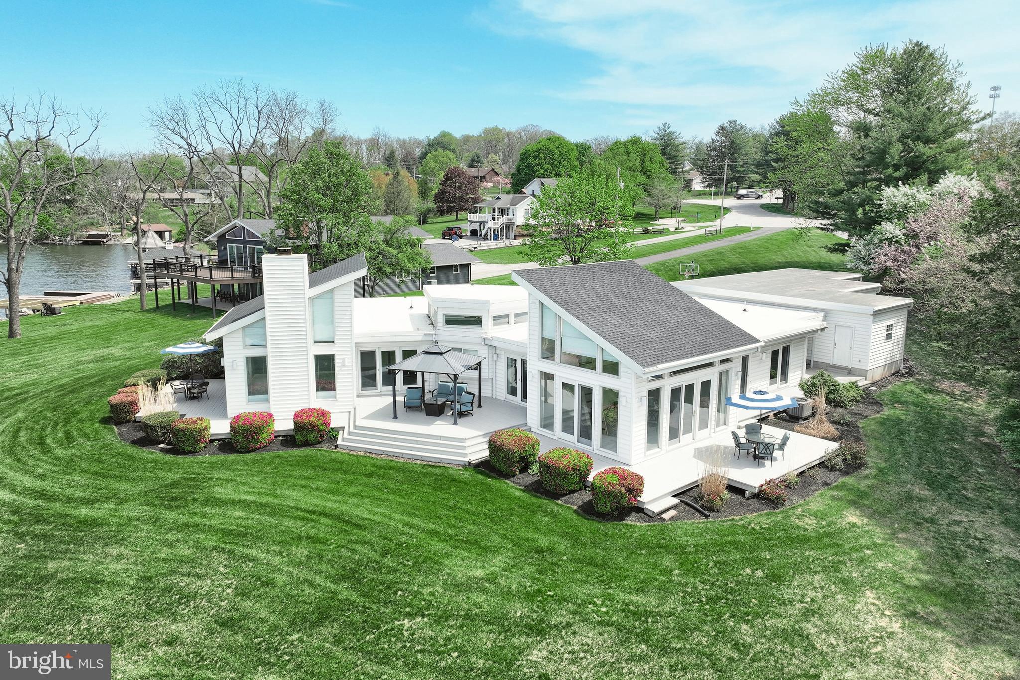 LAKE MEADE - Residential