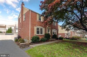 Welcome in to this beautiful brick colonial on a picturesque tree lined street in sought after Chatham Park! This home has been beautifully updated and features an open floor plan. The first floor has a completely renovated kitchen offering upgraded white cabinetry, center island, stainless appliances, wine/beer fridge, granite countertops, tile backsplash and oak flooring. The kitchen has been opened up completely to the dining room for a functional and bright space. Enjoy quiet summer evenings on the huge Trex deck in your private level backyard featuring upgraded vinyl fence. The living room is large with great natural sunlight. The entire home has rich oak hardwood flooring which offers a seamless look. The upstairs has an updated hall bathroom with gorgeous tilework and fixtures as well as 3 bedrooms. The basement was refinished which adds living space for whatever your needs may be. Separate laundry/utility room, great for storage. This home has an updated HVAC system, windows, roof, new deck, kitchen, bath and fixtures throughout. Lots of parking both on and off street for ease of entry.  One of the most sought after features of this home is it's walkability!   It's a short hop, skip and a jump to Chatham Park School and Playground, Wawa, the New Pennsy Trail,  Brookline shops, many of Havertown’s restaurants, pubs and coffee shops, the library and public transit.! It’s completely move- in -ready and not a thing to do but unpack and enjoy!