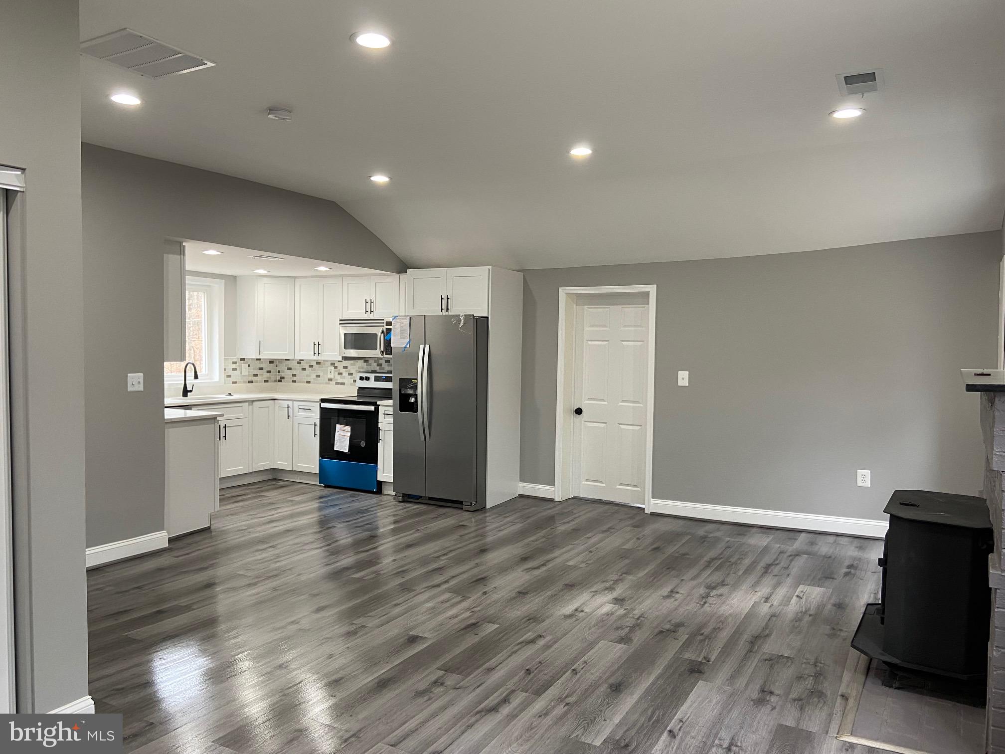 LAKE JACKSON - Residential