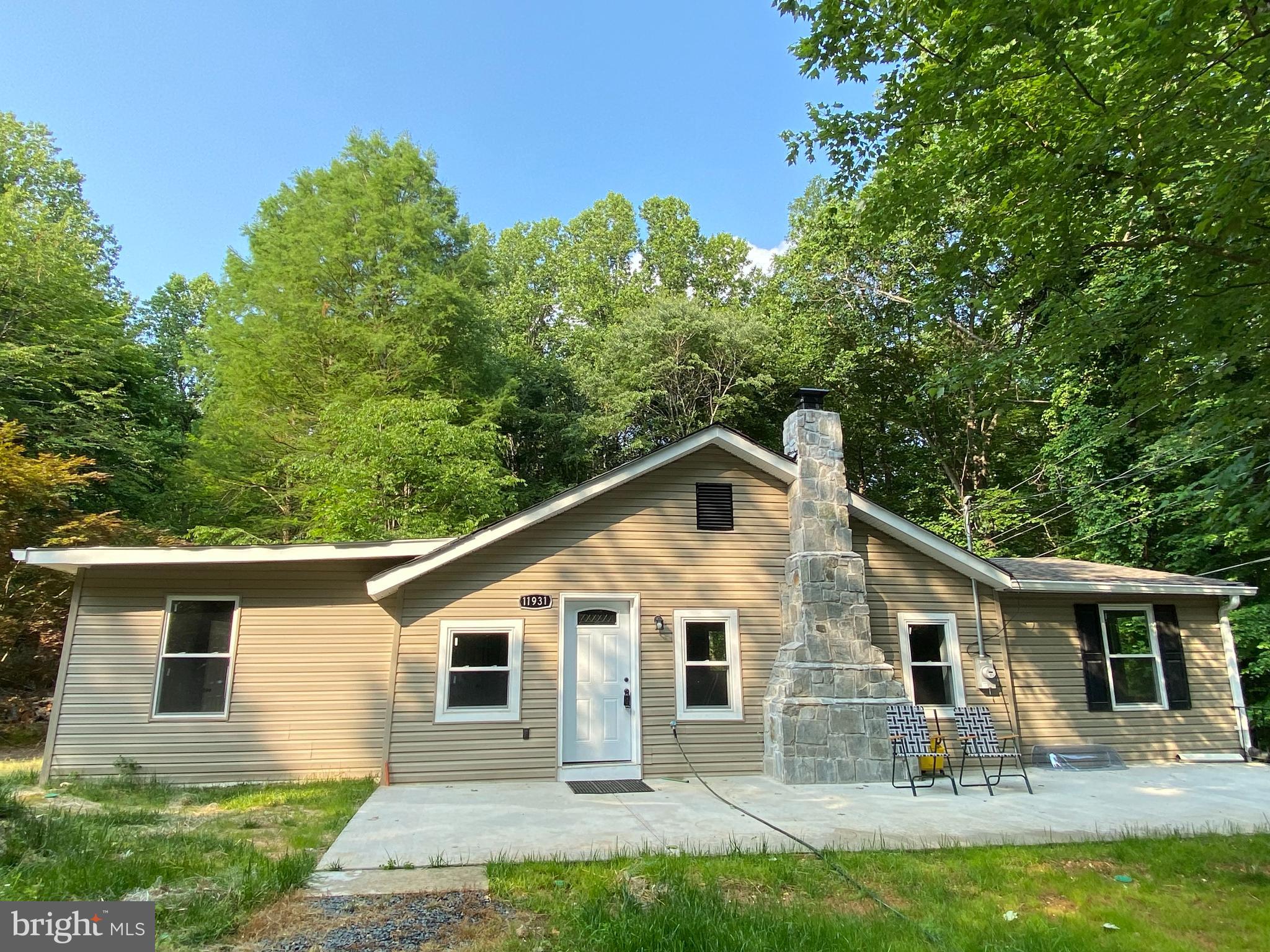 Open House Saturday 3/8/2025 1-3pm  Brand New Septic by professional Company!!!  New Renovation! All New Windows, new HVAC, New Water Heater, New Kitchen, New Bathrooms, New Flooring.  Almost New Roof.  2 Master Bedrooms out of 3 bedrooms. New Patio.  This sale includes 7 ( Lots 23-29) parcels for a total of 0.29 acres of land.  Plenty of Parkings on right side of property. Owner Agent