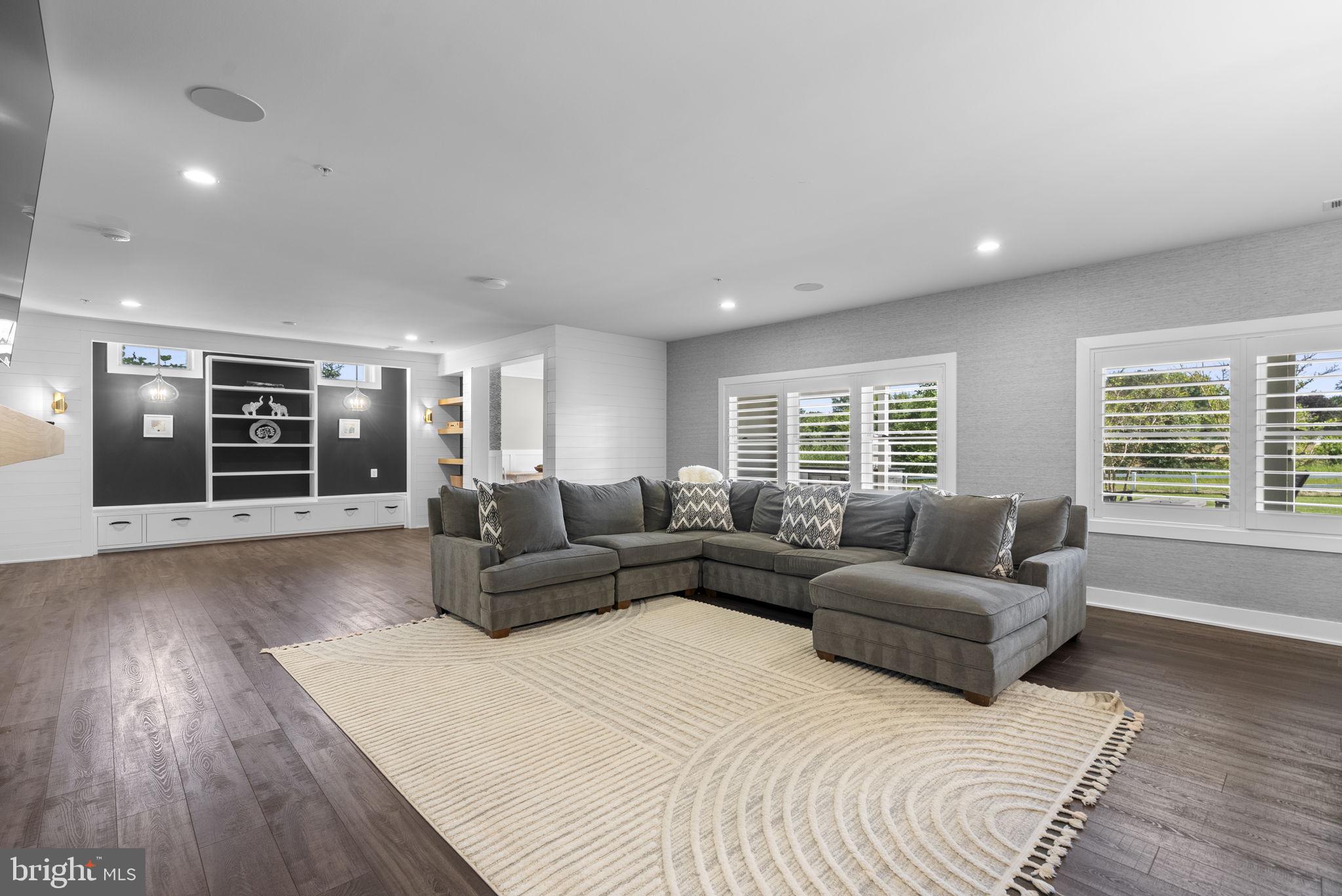 LINDEN GROVE - Residential