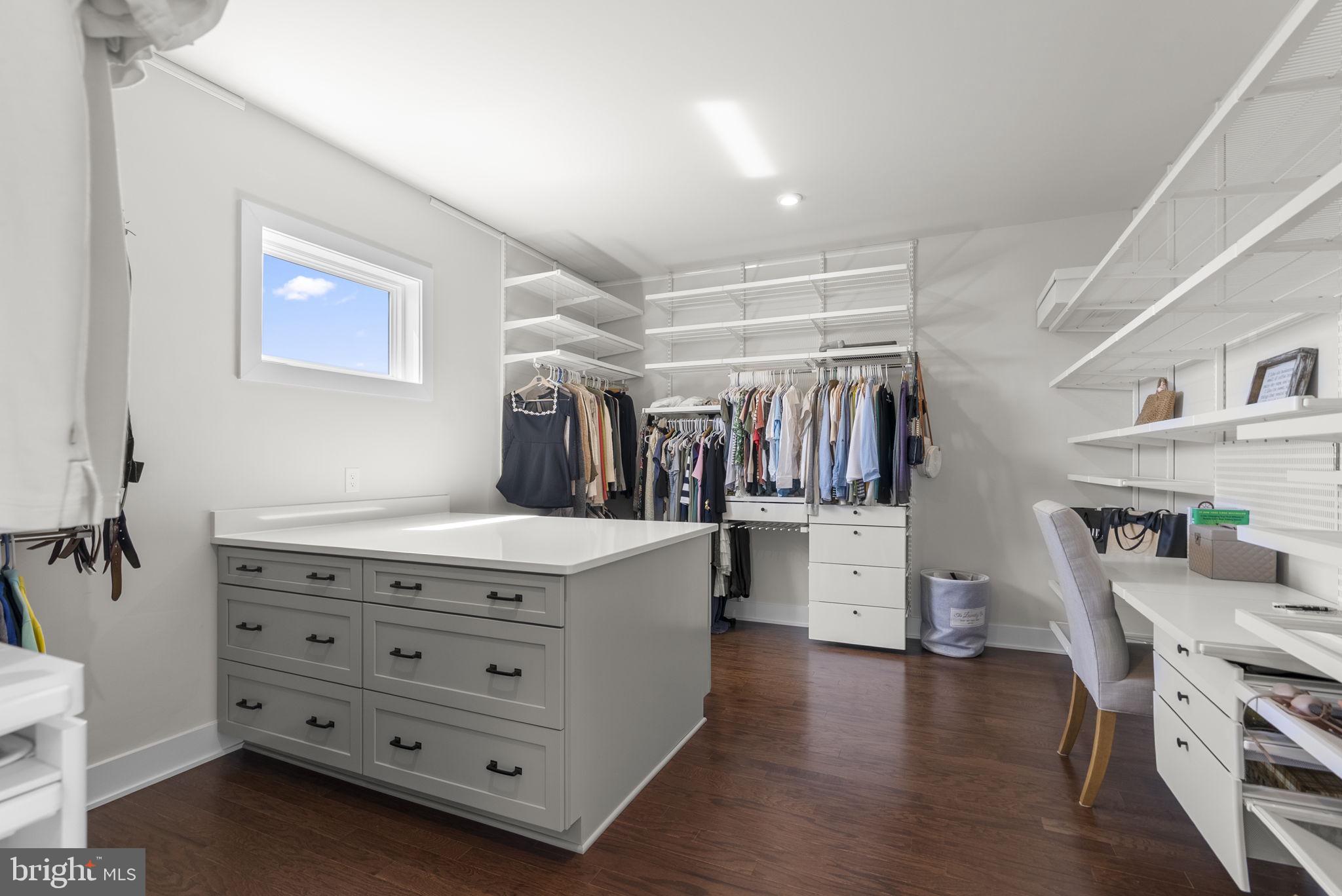 LINDEN GROVE - Residential