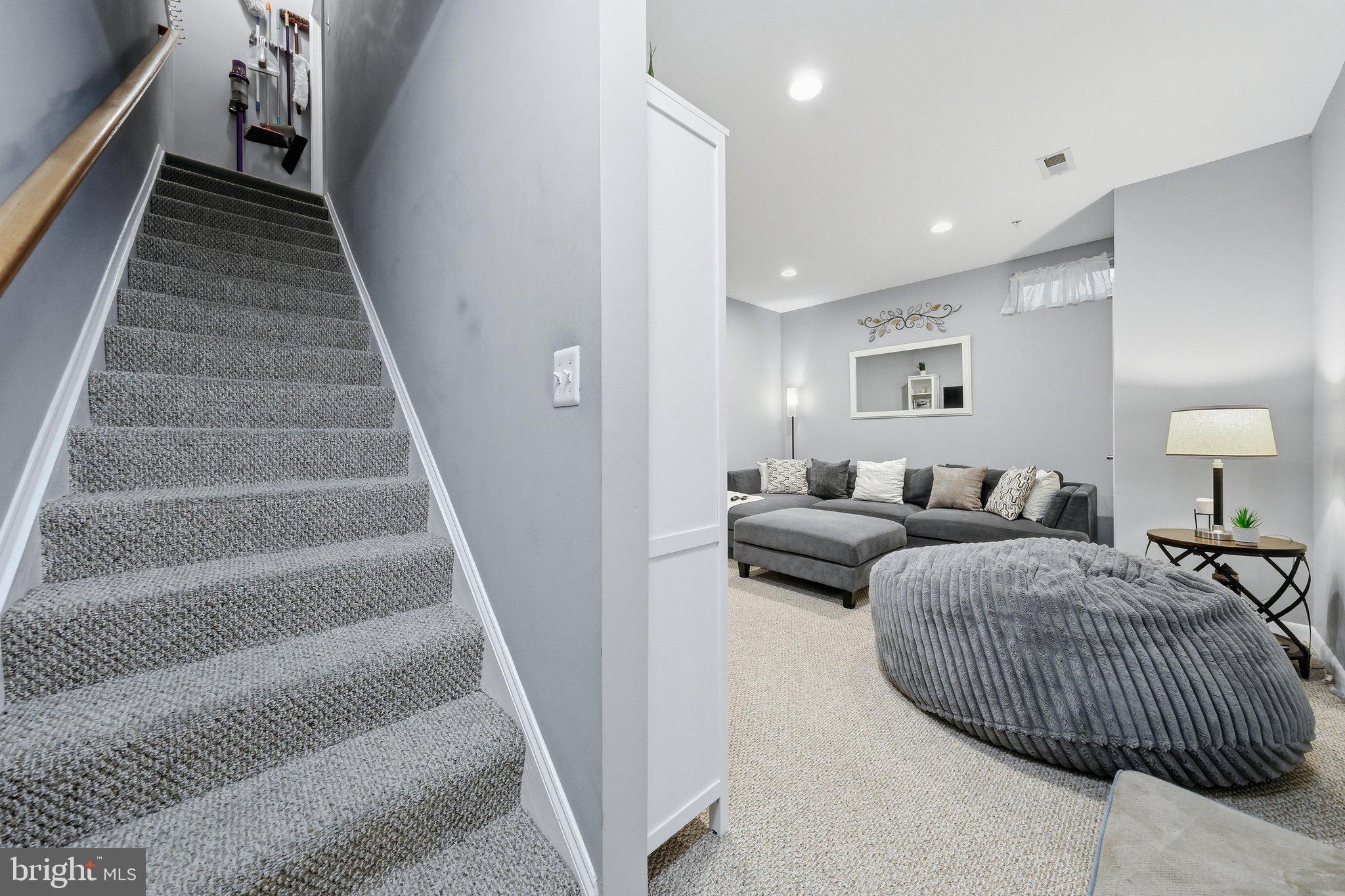 NORTH POINTE - Residential