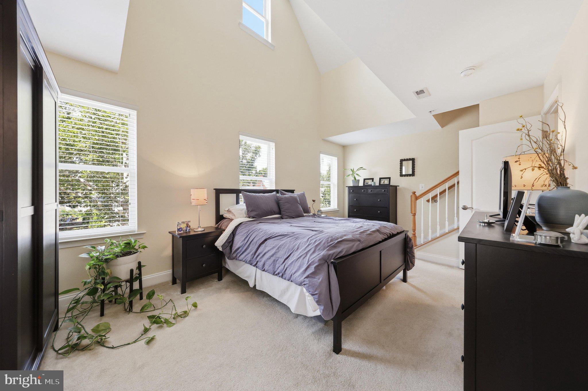 NORTH POINTE - Residential