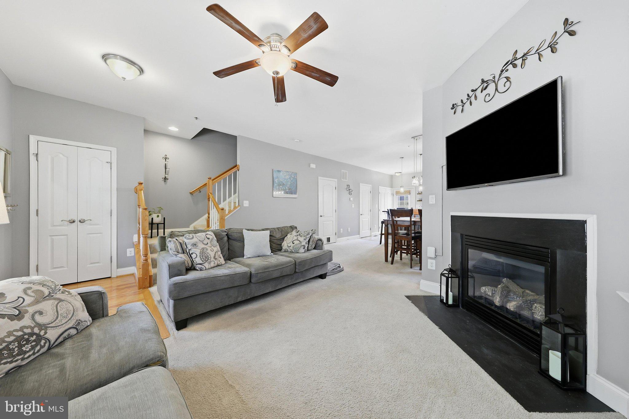 NORTH POINTE - Residential