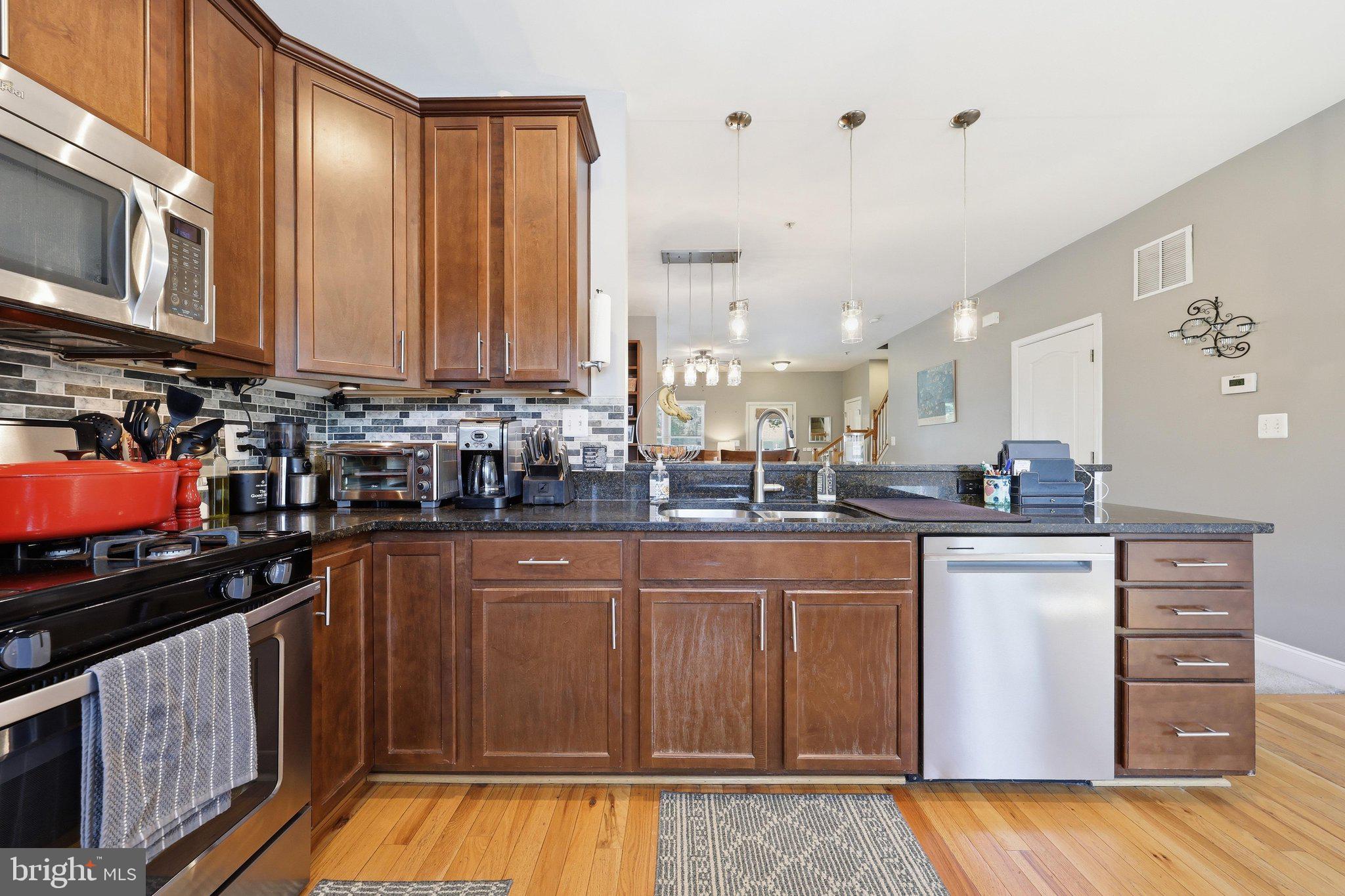 NORTH POINTE - Residential