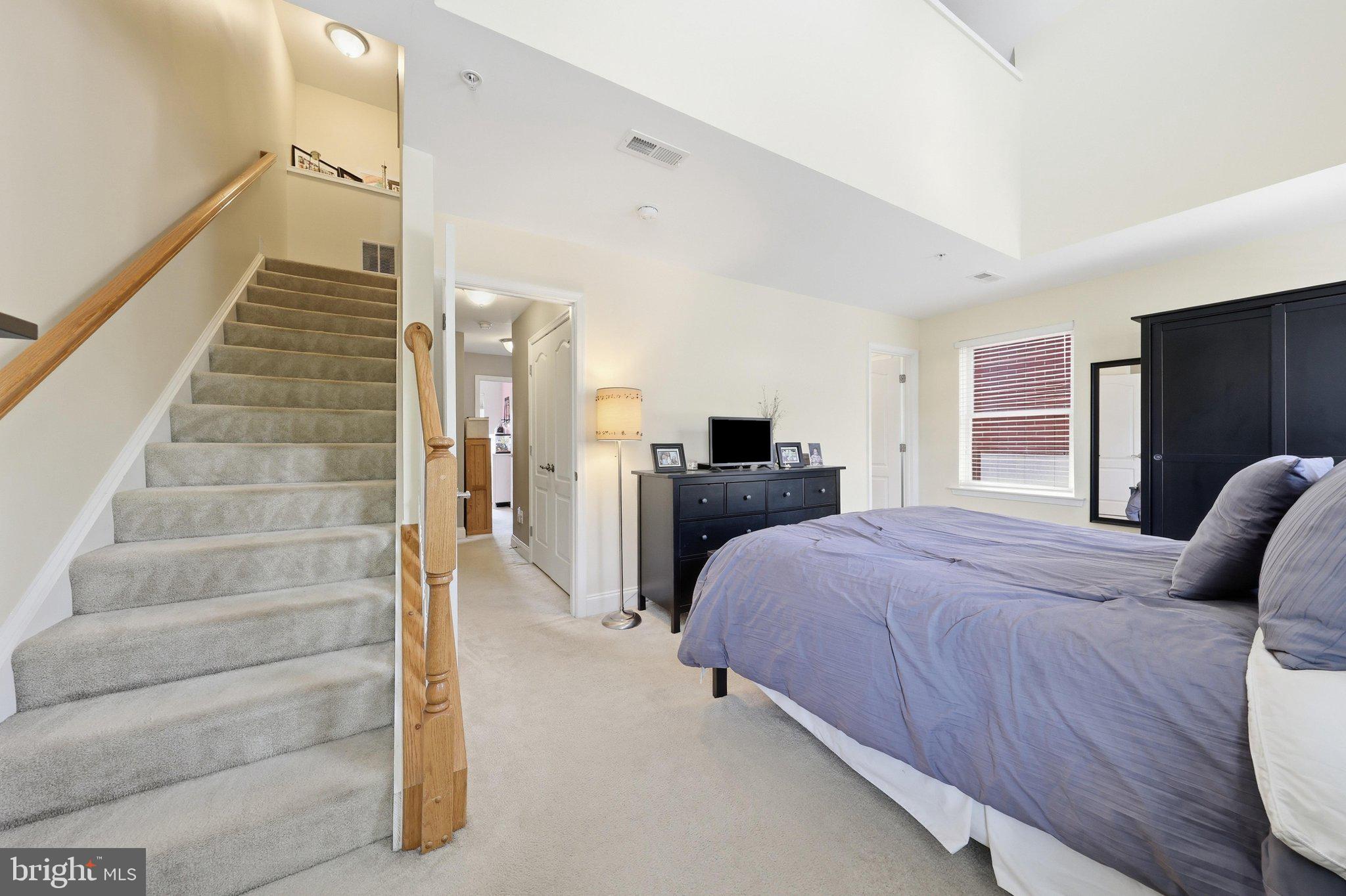 NORTH POINTE - Residential