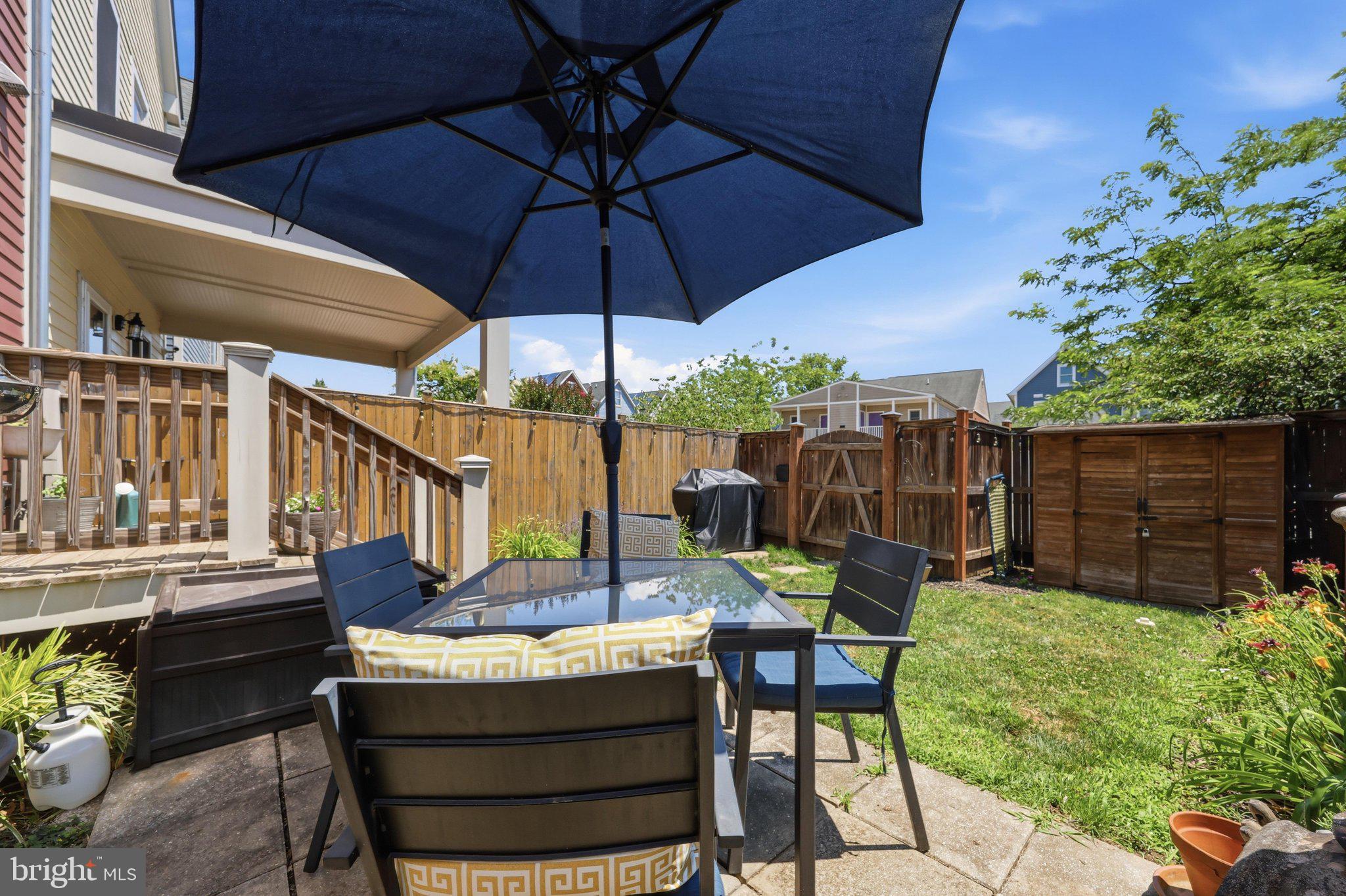 NORTH POINTE - Residential