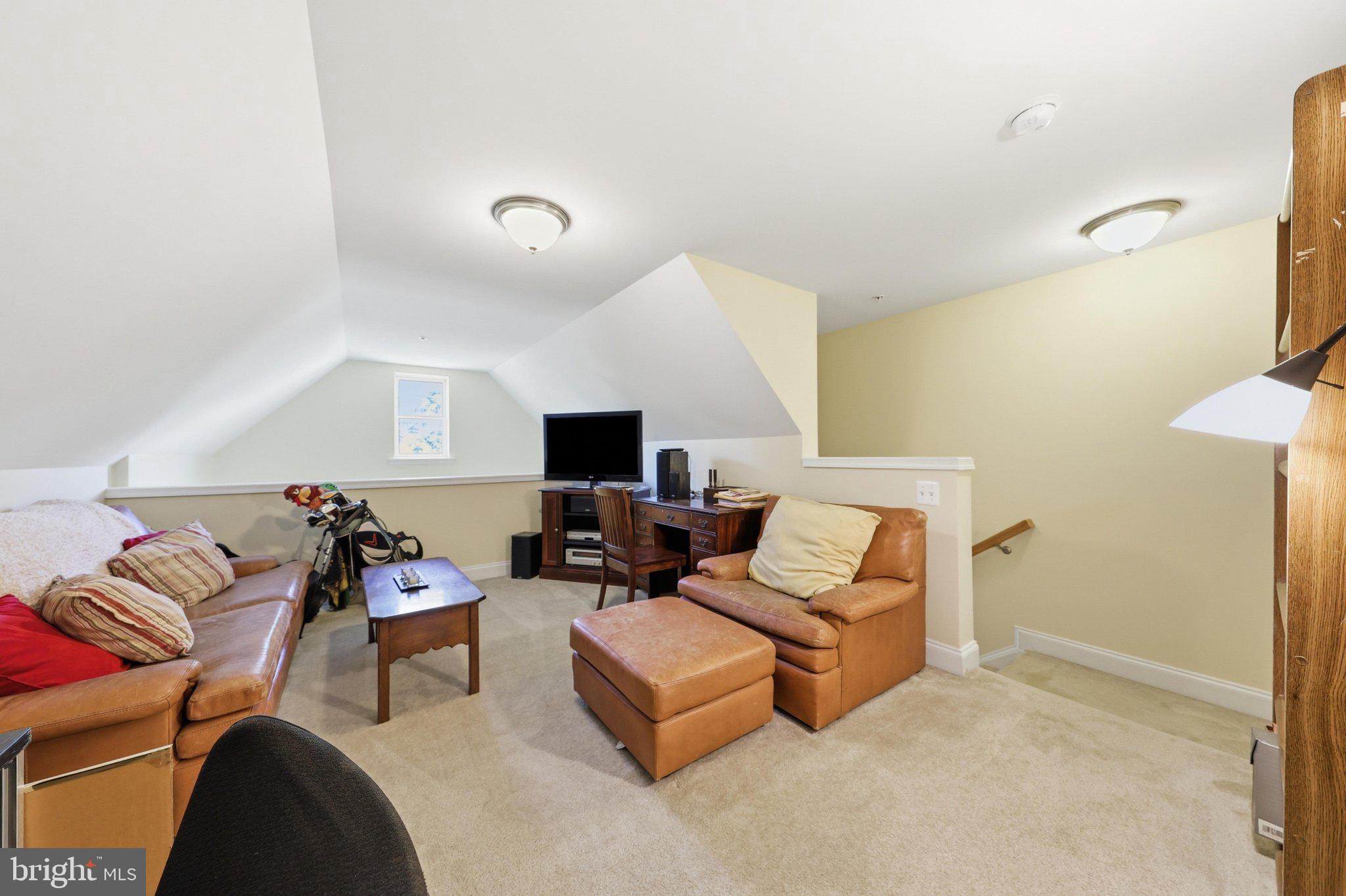 NORTH POINTE - Residential