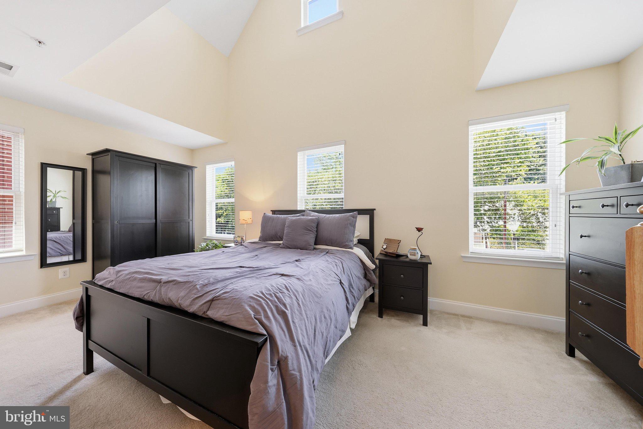 NORTH POINTE - Residential