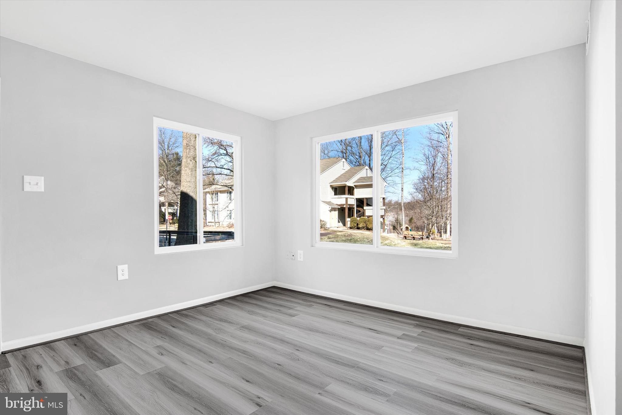 BURKE CENTRE STATION COMMONS - Residential