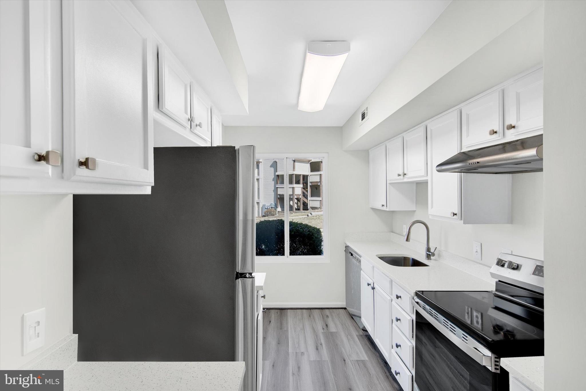 BURKE CENTRE STATION COMMONS - Residential