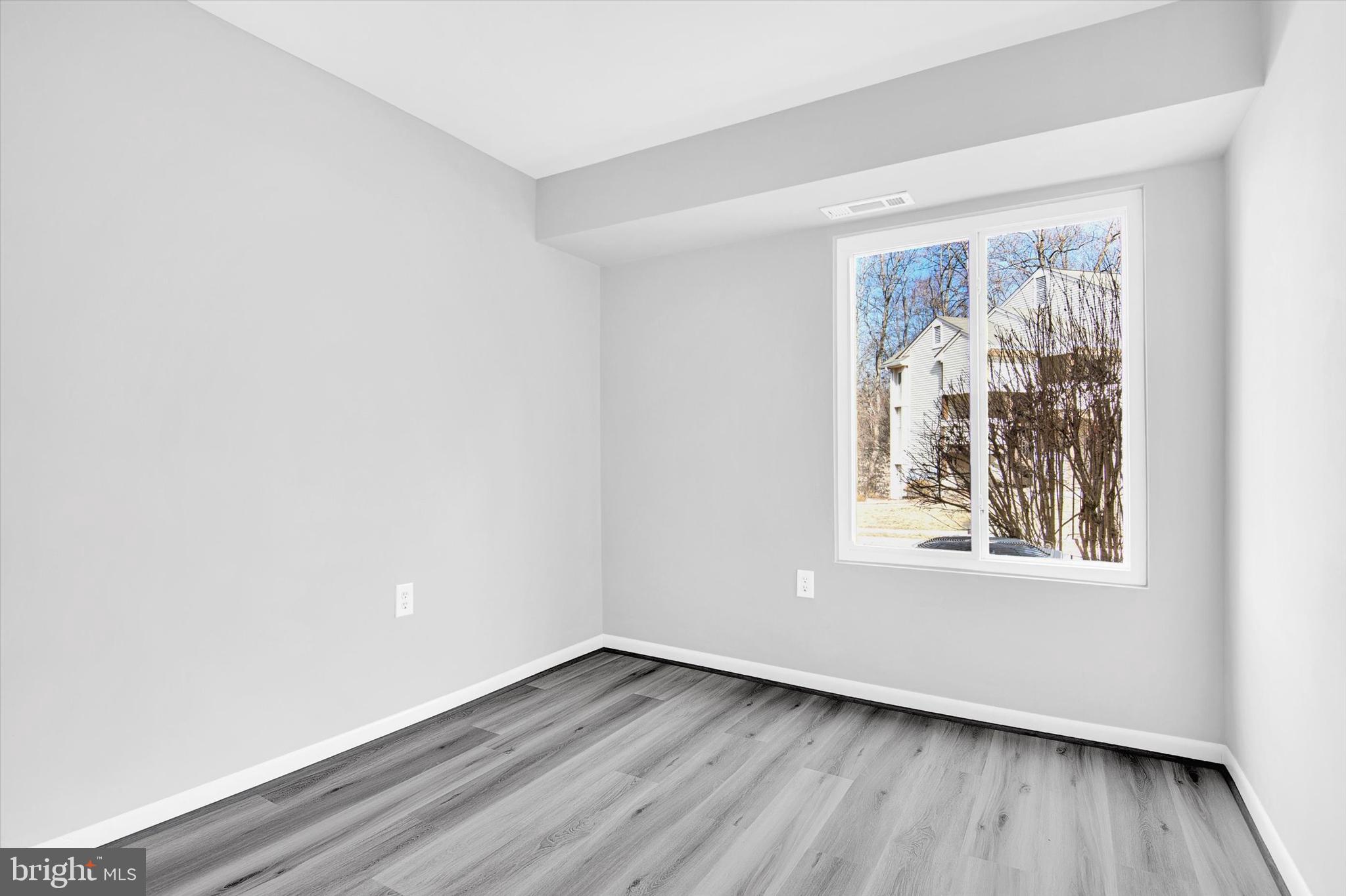 BURKE CENTRE STATION COMMONS - Residential