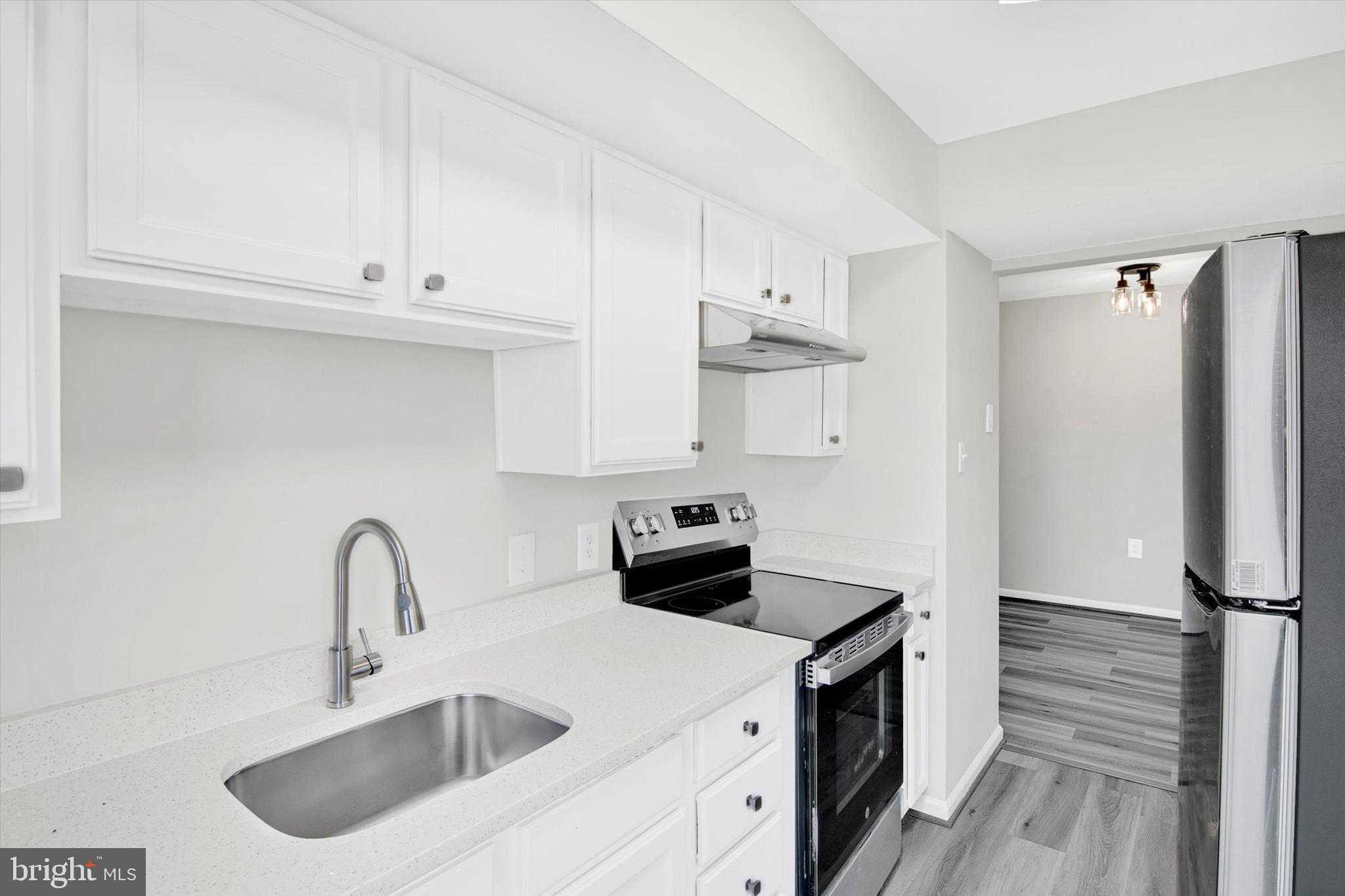 BURKE CENTRE STATION COMMONS - Residential