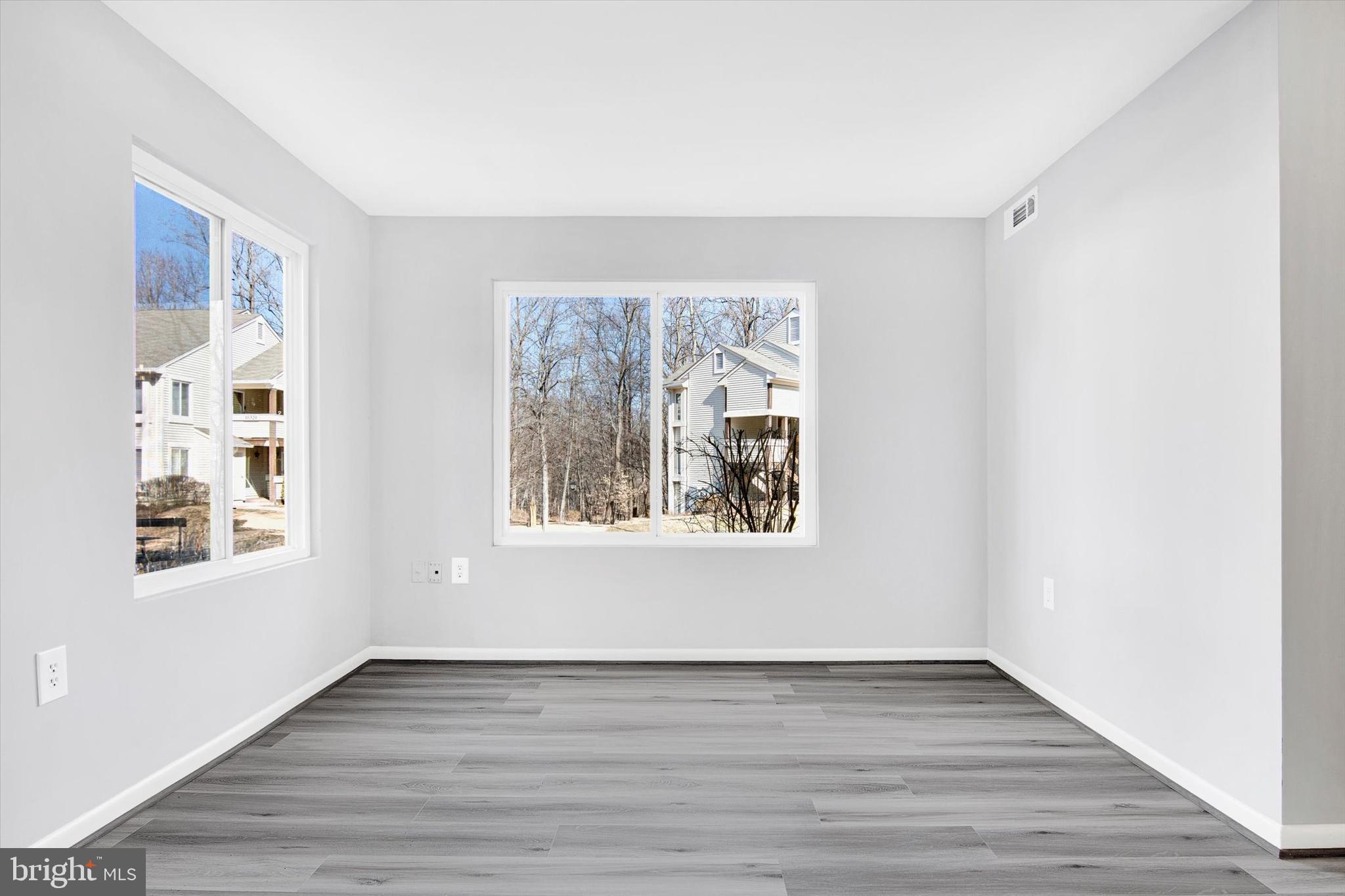 BURKE CENTRE STATION COMMONS - Residential