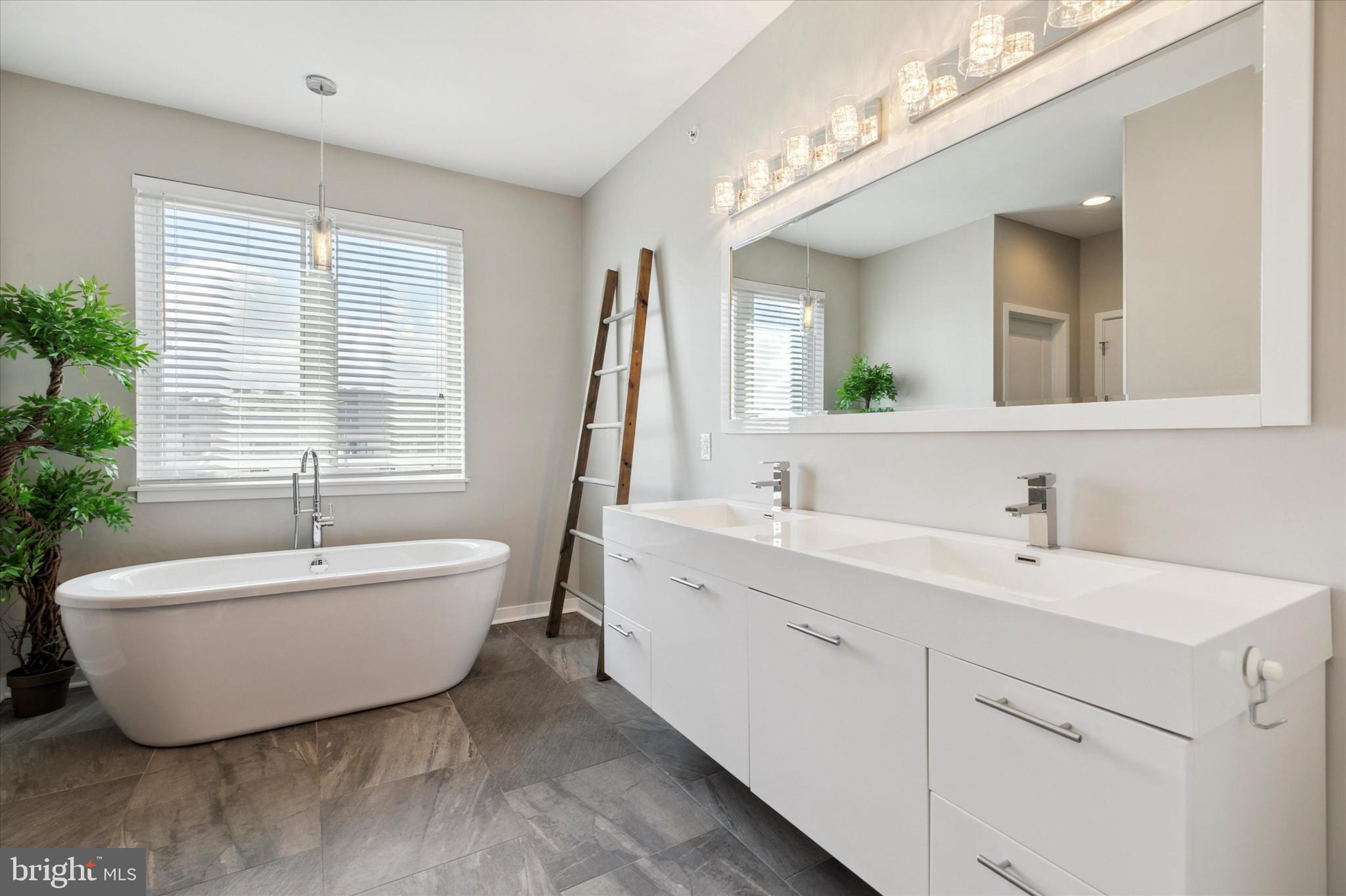 MANAYUNK - Residential