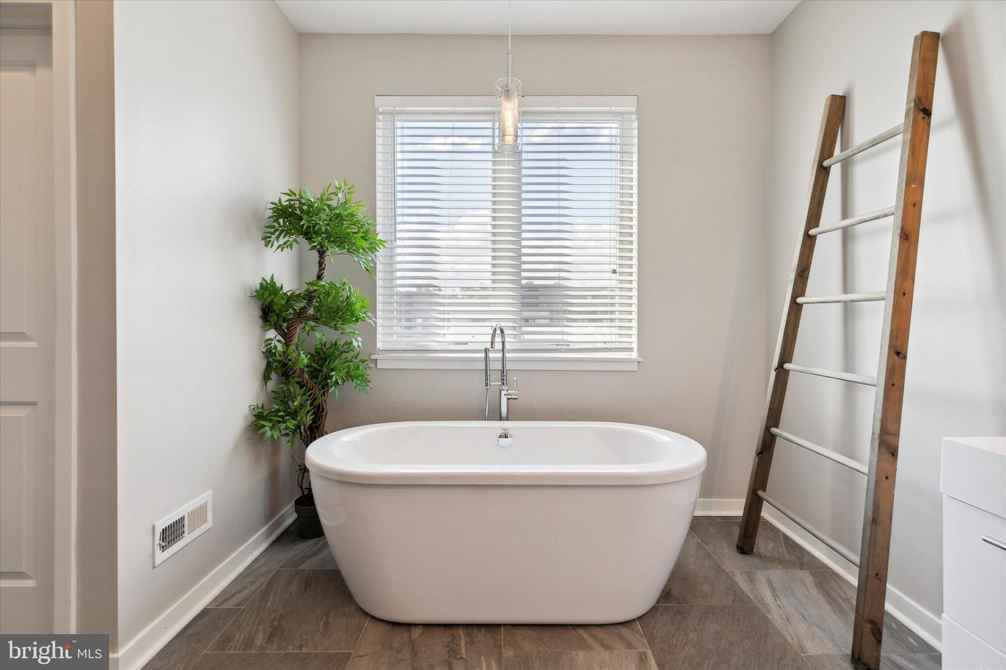 MANAYUNK - Residential