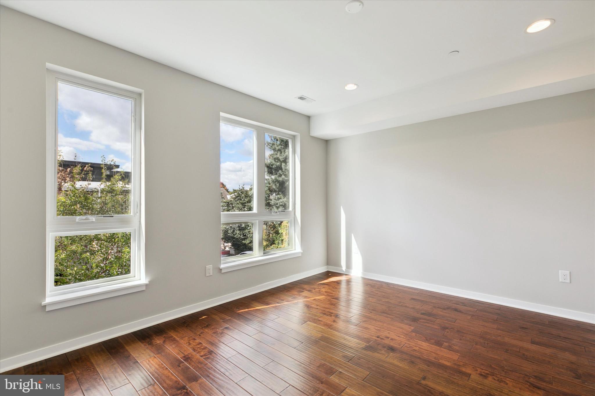 MANAYUNK - Residential