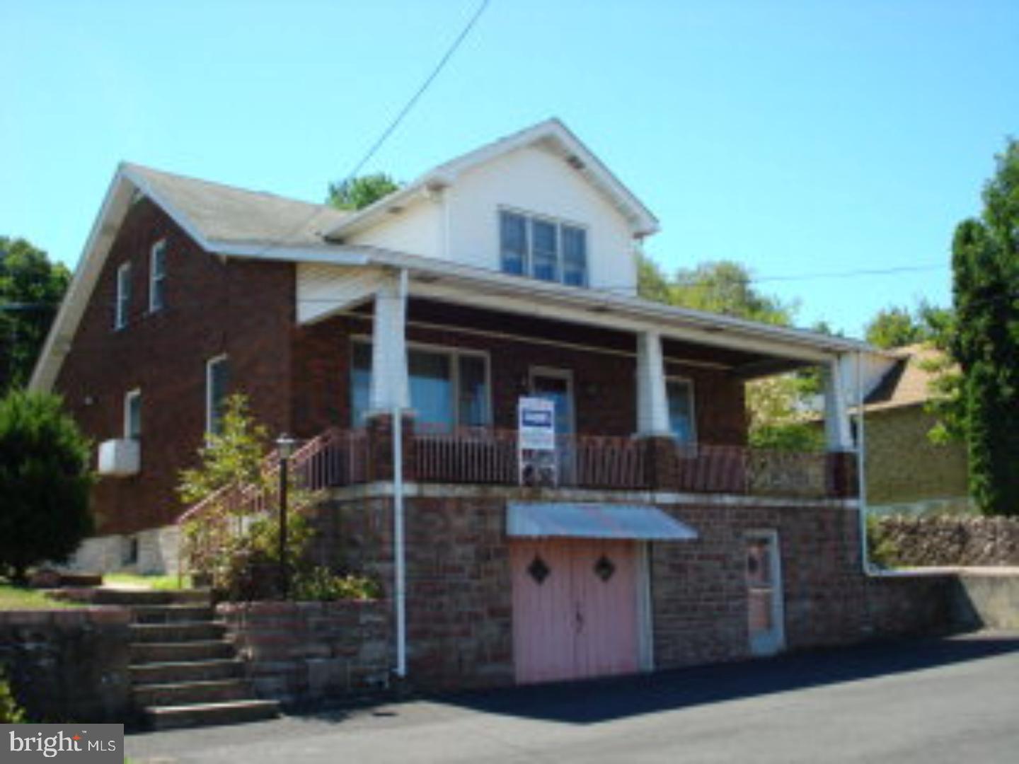 BR 12X12'5 2ND FL. FRONT ZONED C-2, REAR ZONED RUR AL-AGRICULTURAL.SPACIOUS BRICK CAPE COD W/ACREAGE. PICNIC PAVILLION IN YARD,LARGE FRONT PORCH,STORAGE SHED REMAINS. BRICK FIREPLACE IN SPACIOUS LIVING RM. HARDWOOD FLOORS & NICE WOODWORK. Mailing Address Continued: SCHUYLKILL HAVEN Color: BRICK Amp: 60