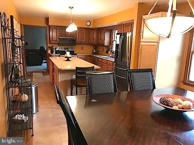 LAUREL HILLS - Residential