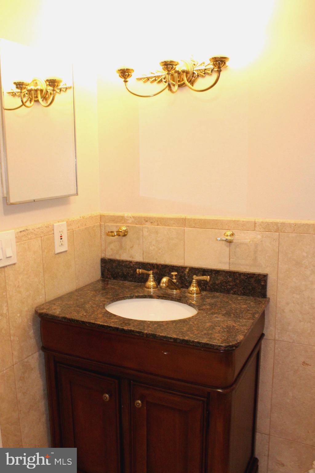 RESTON - Residential Lease