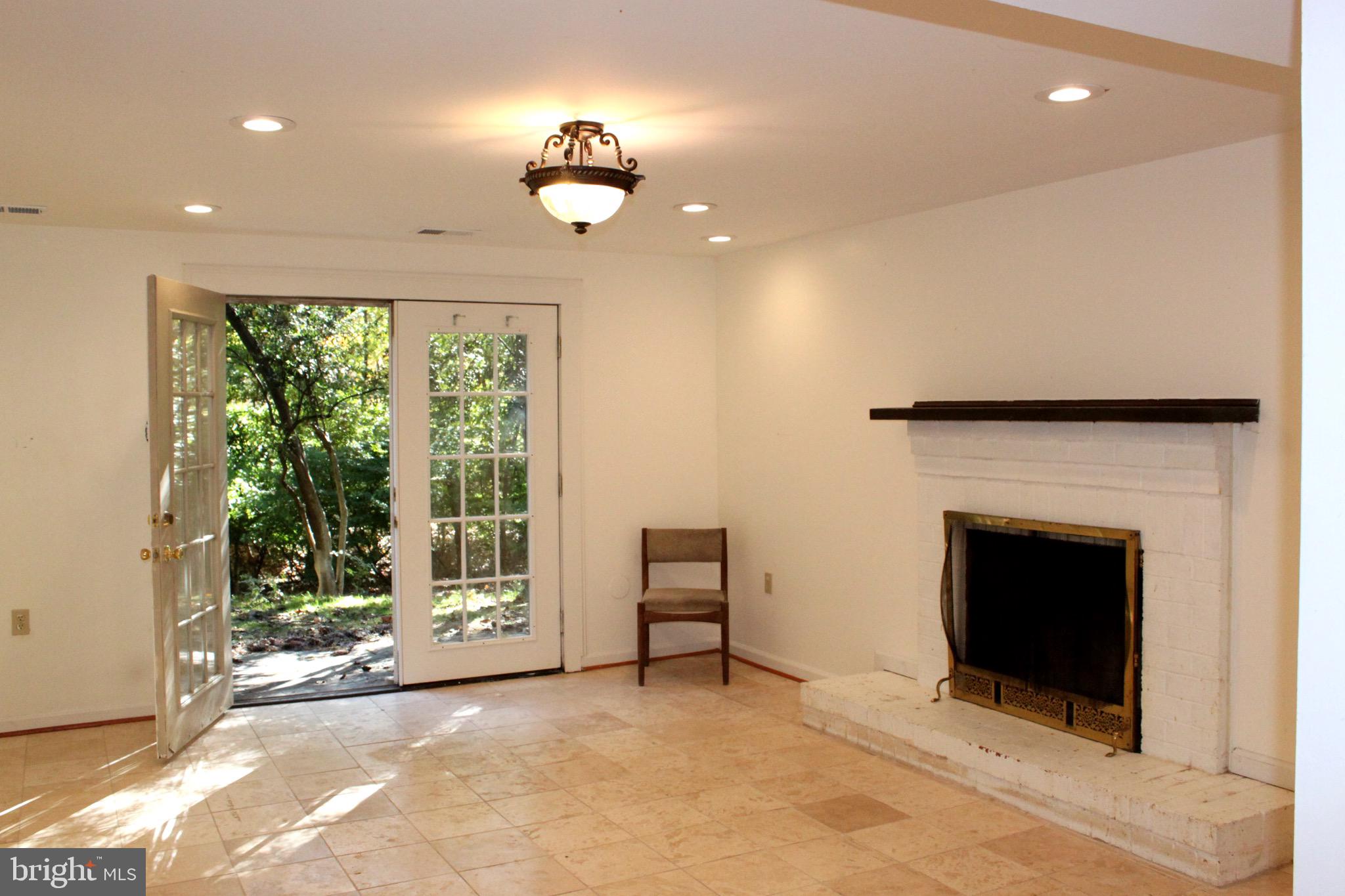 RESTON - Residential Lease