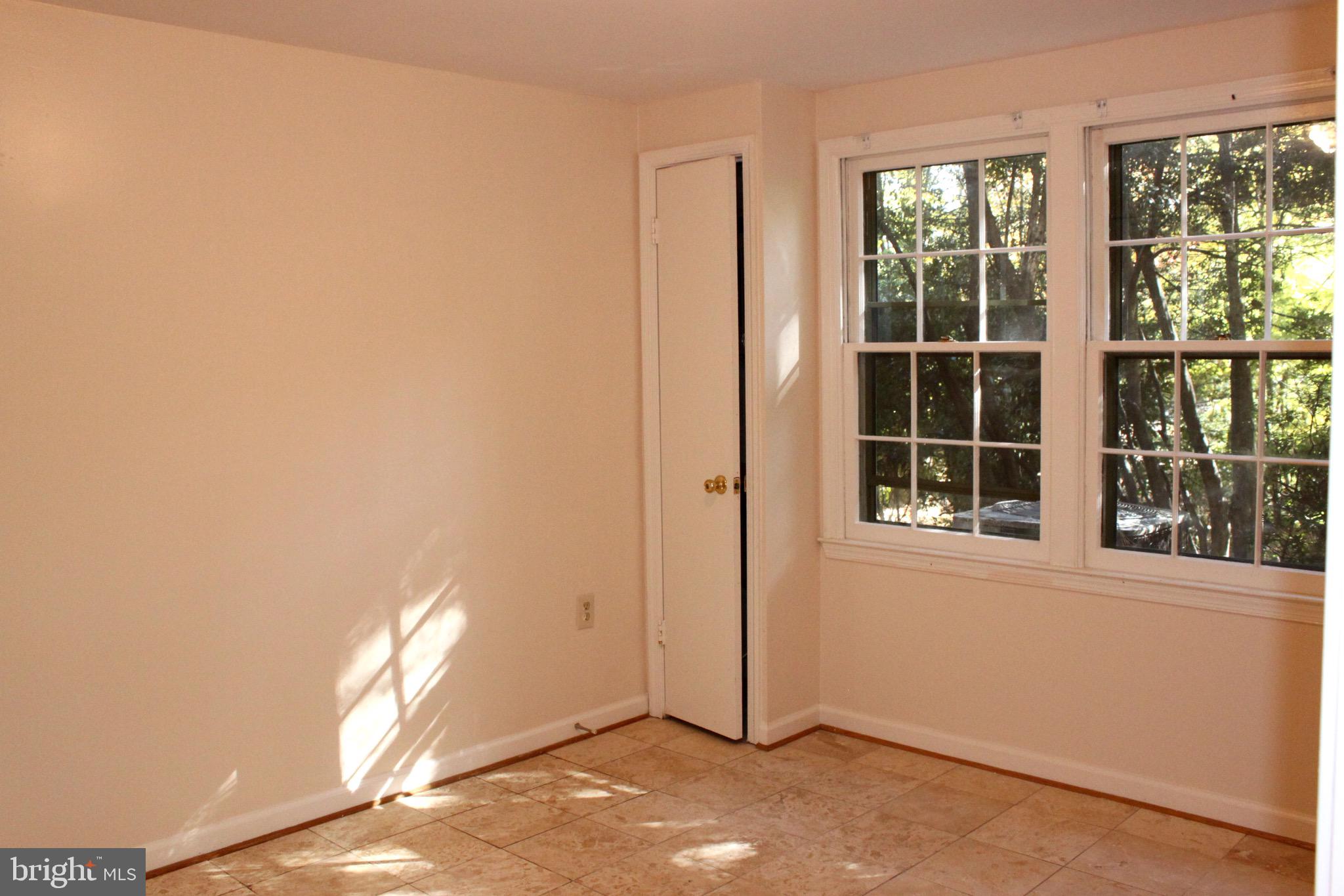 RESTON - Residential Lease