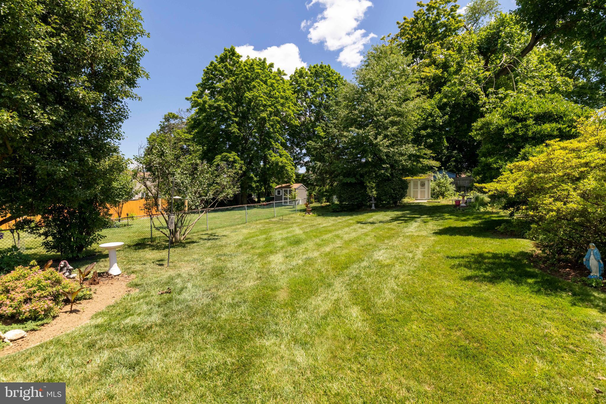 WILLOW MANOR - Residential
