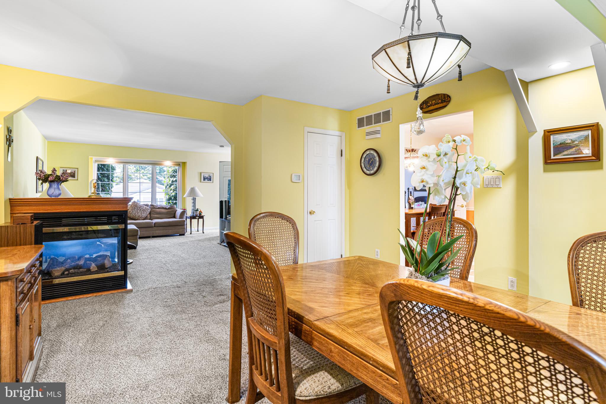 WILLOW MANOR - Residential